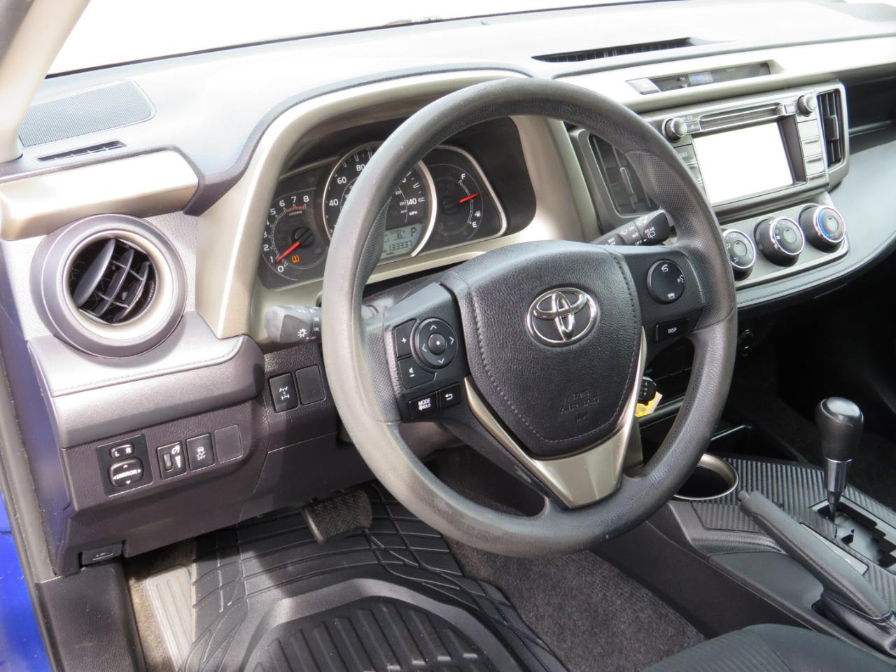 Toyota RAV4 LE AWD 2015