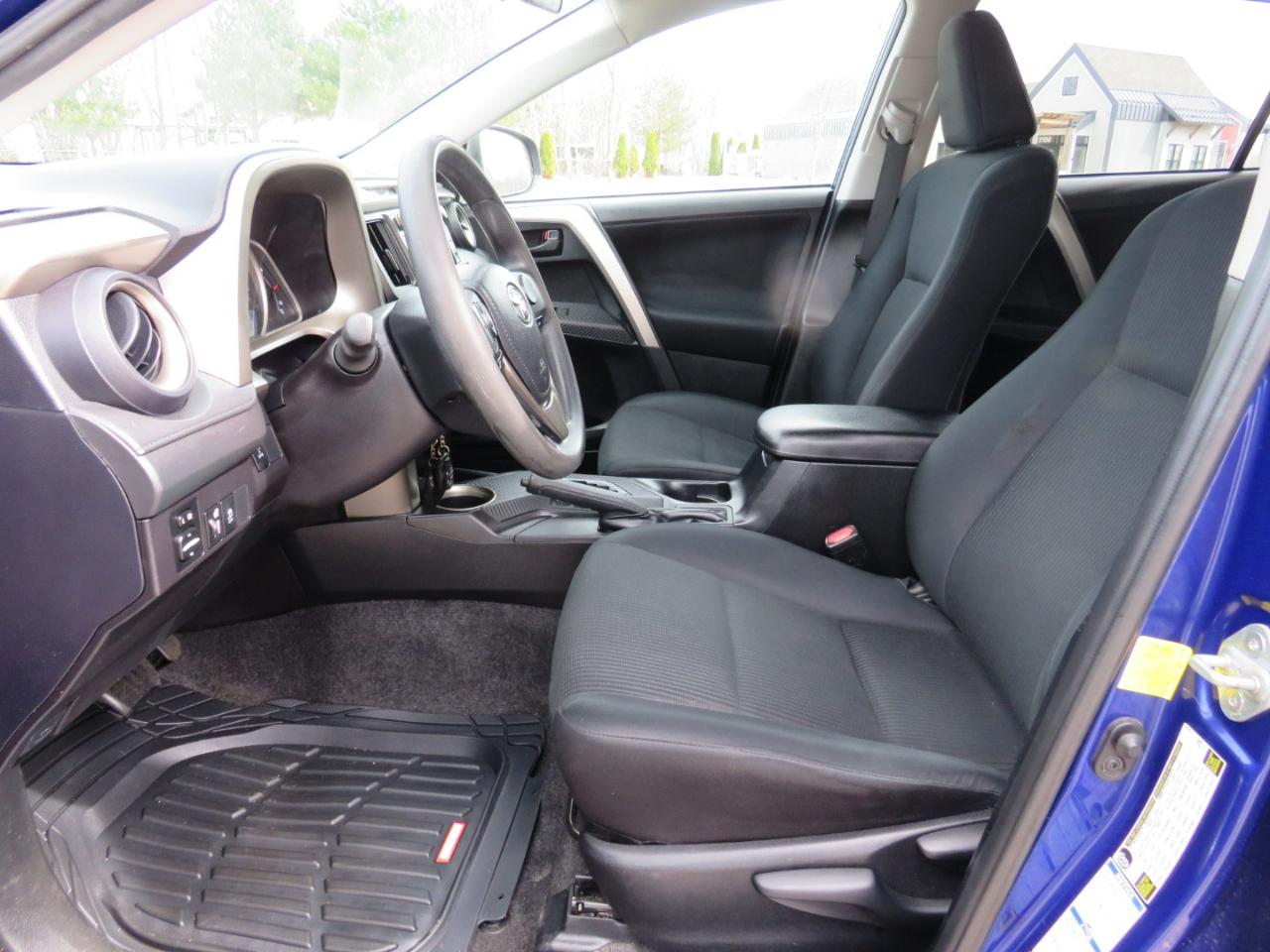 Toyota RAV4 LE AWD 2015