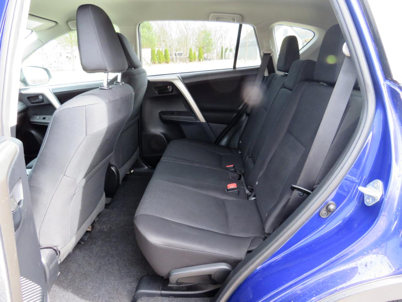 Toyota RAV4 LE AWD 2015