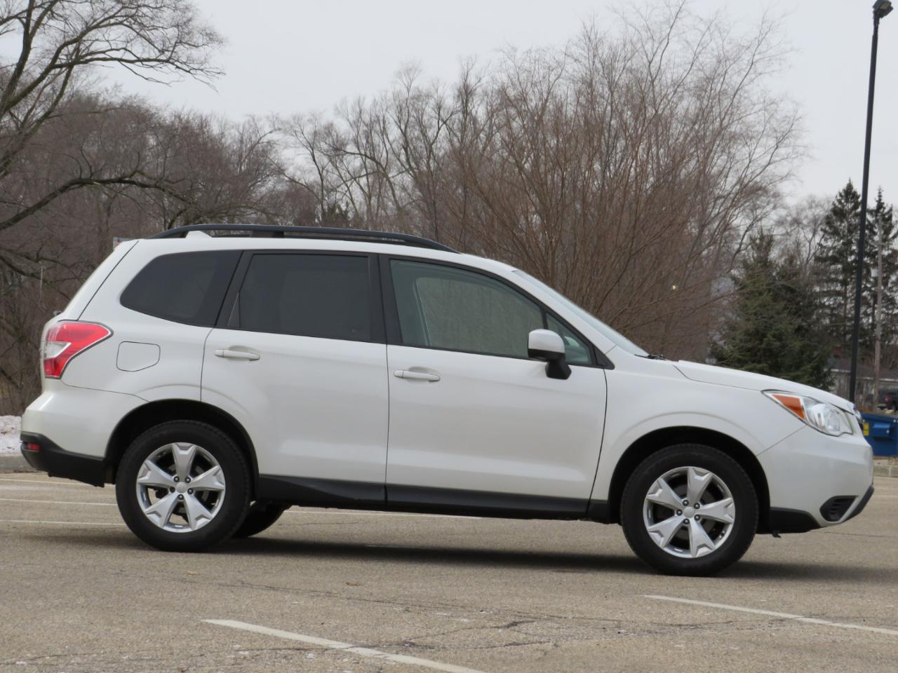 Subaru Forester 2.5i Premium PZEV CVT 2016