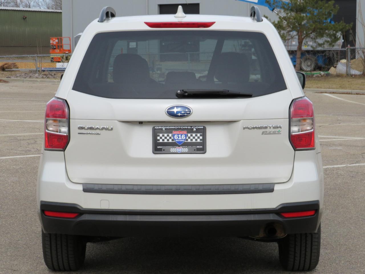 Subaru Forester 2.5i Premium PZEV CVT 2016