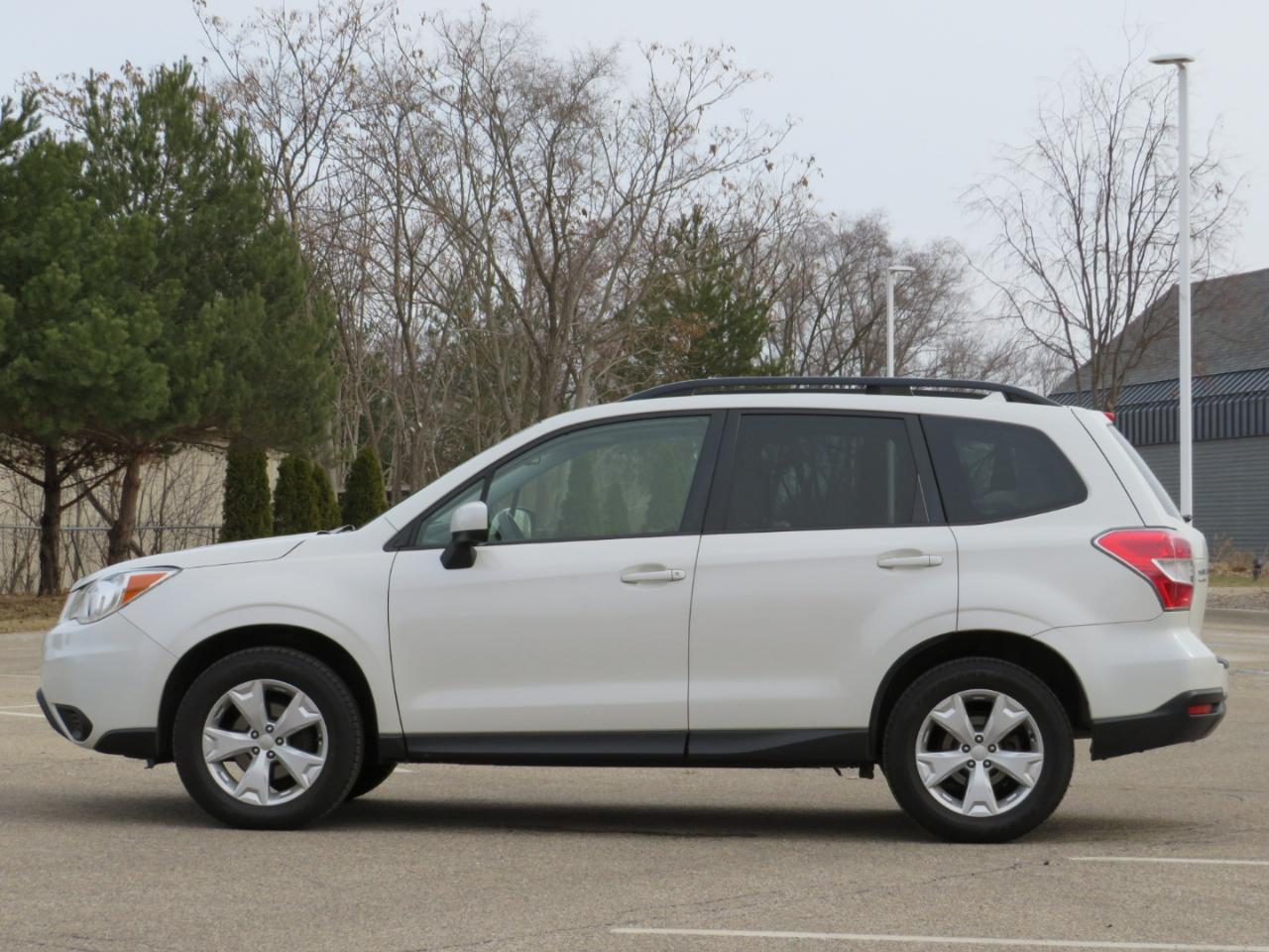 Subaru Forester 2.5i Premium PZEV CVT 2016