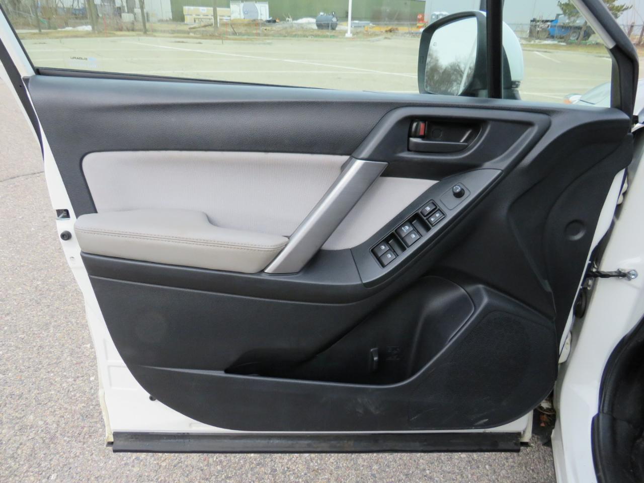 Subaru Forester 2.5i Premium PZEV CVT 2016