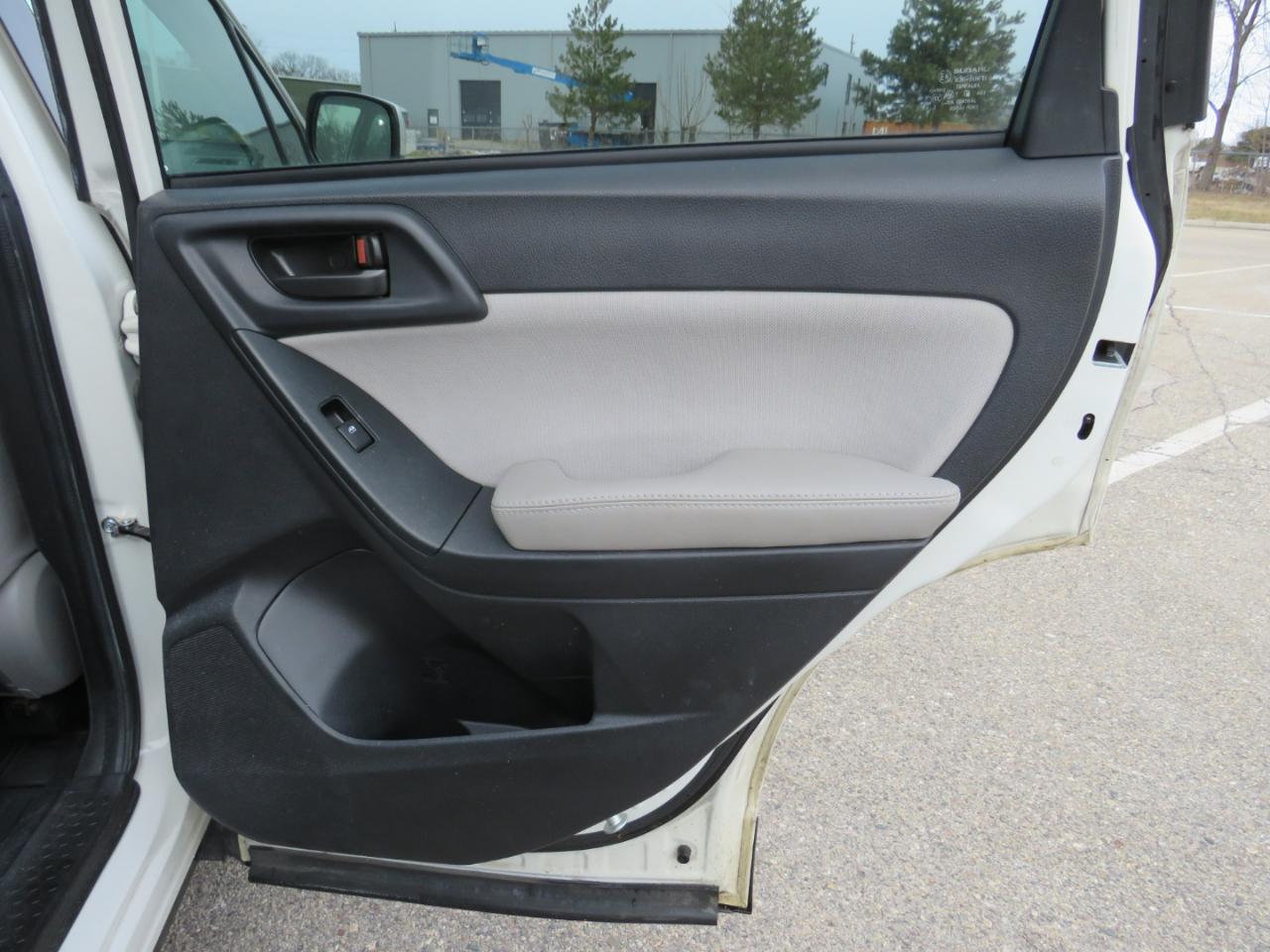 Subaru Forester 2.5i Premium PZEV CVT 2016