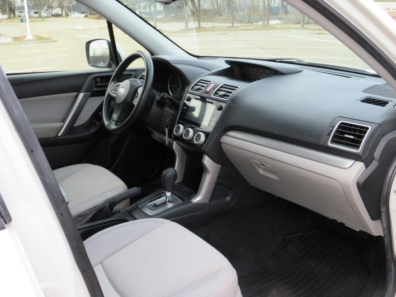 Subaru Forester 2.5i Premium PZEV CVT 2016