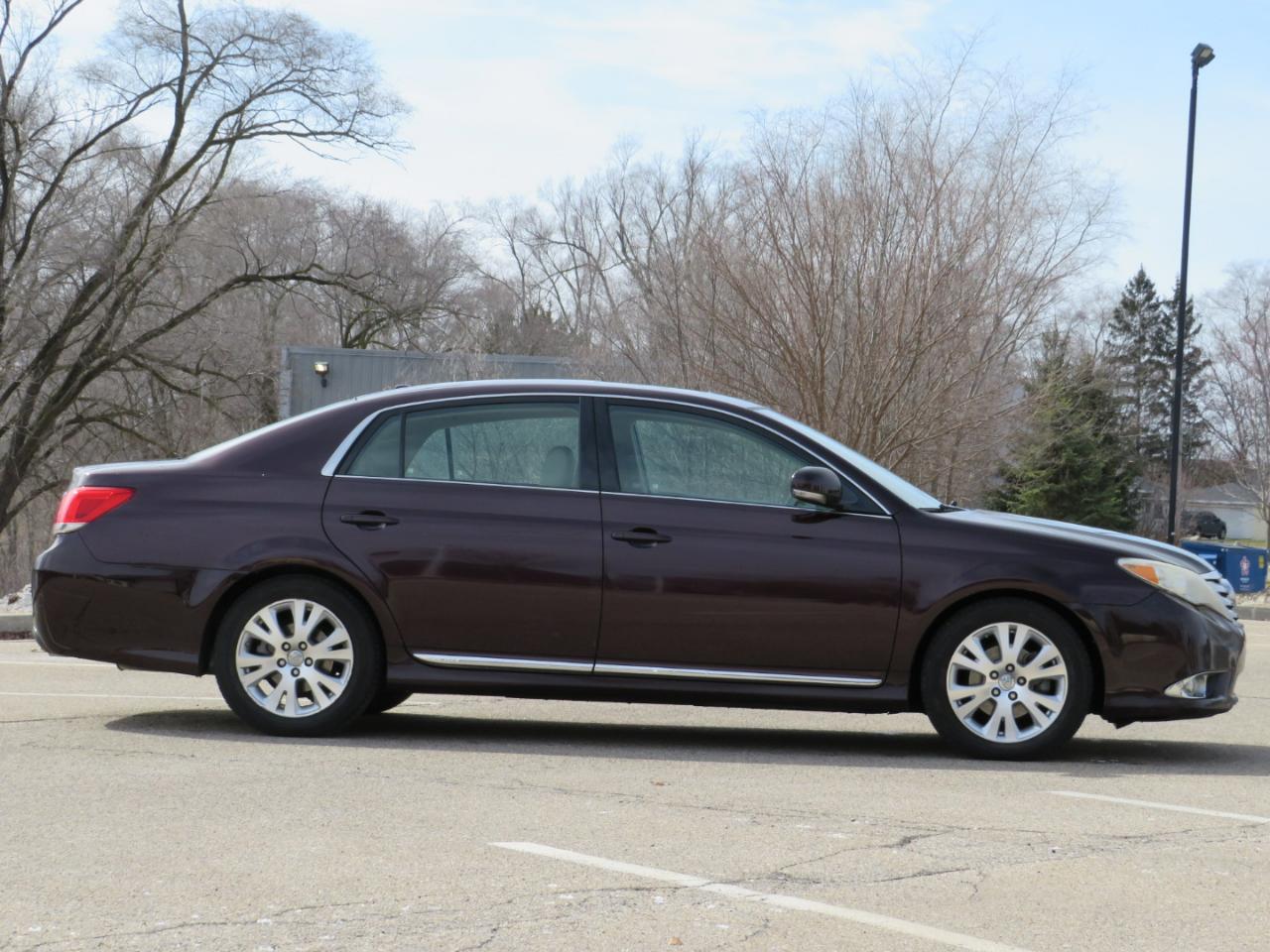 Toyota Avalon Base 2011