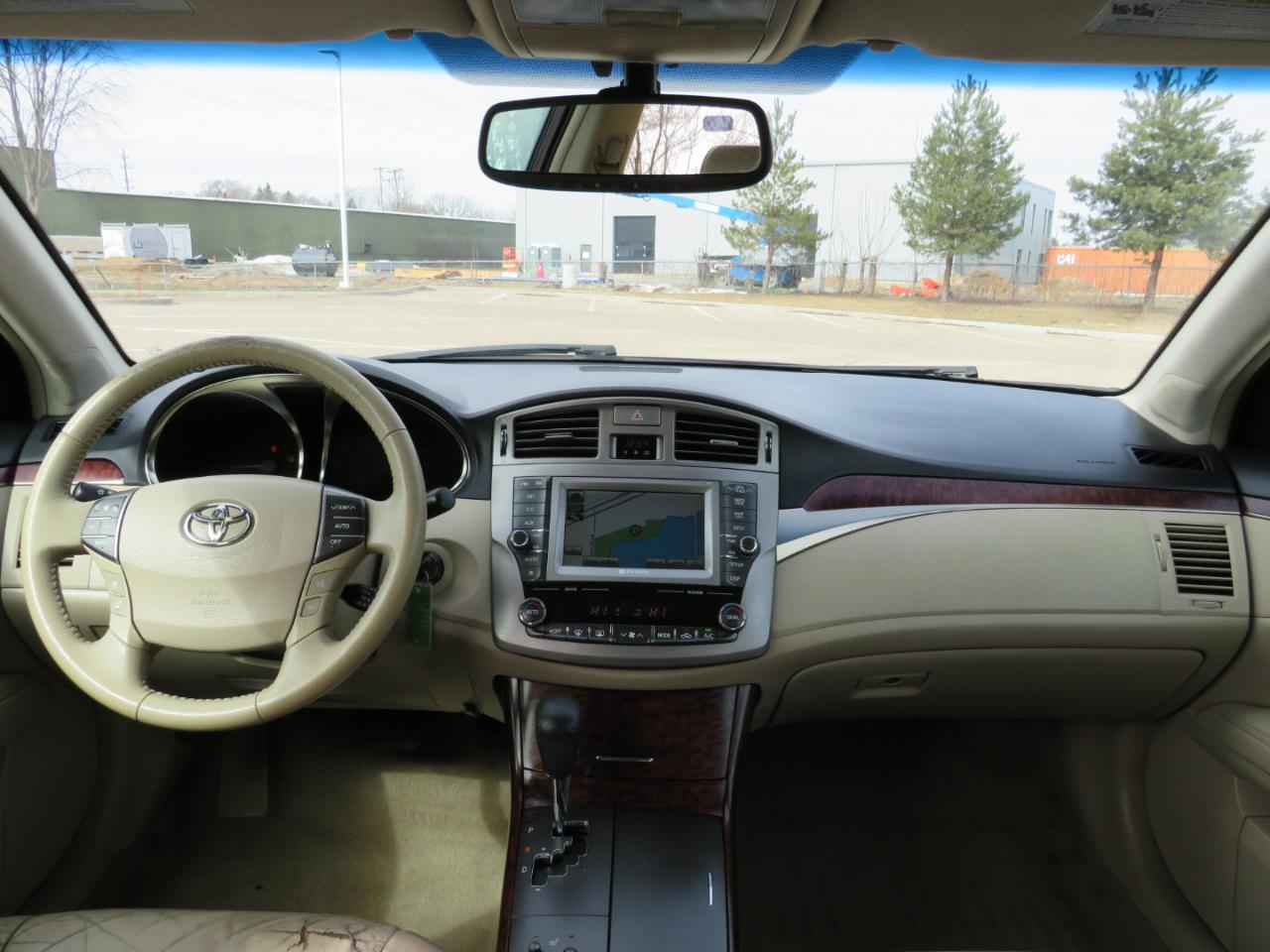 Toyota Avalon Base 2011
