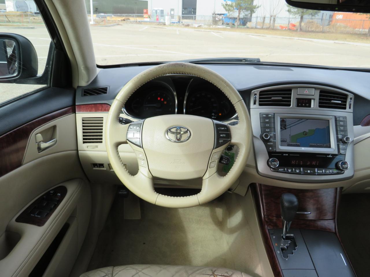 Toyota Avalon Base 2011