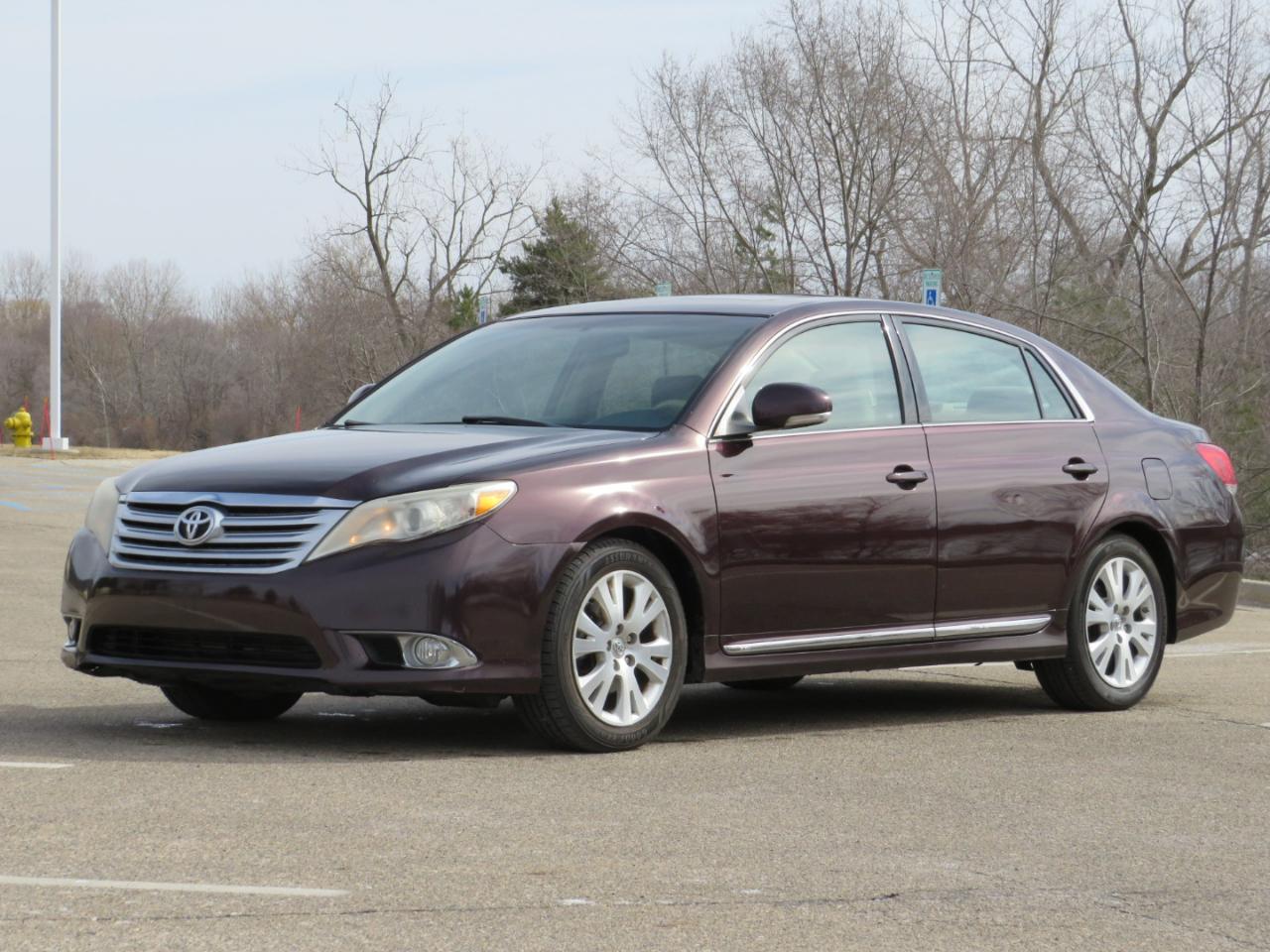 Toyota Avalon Base 2011