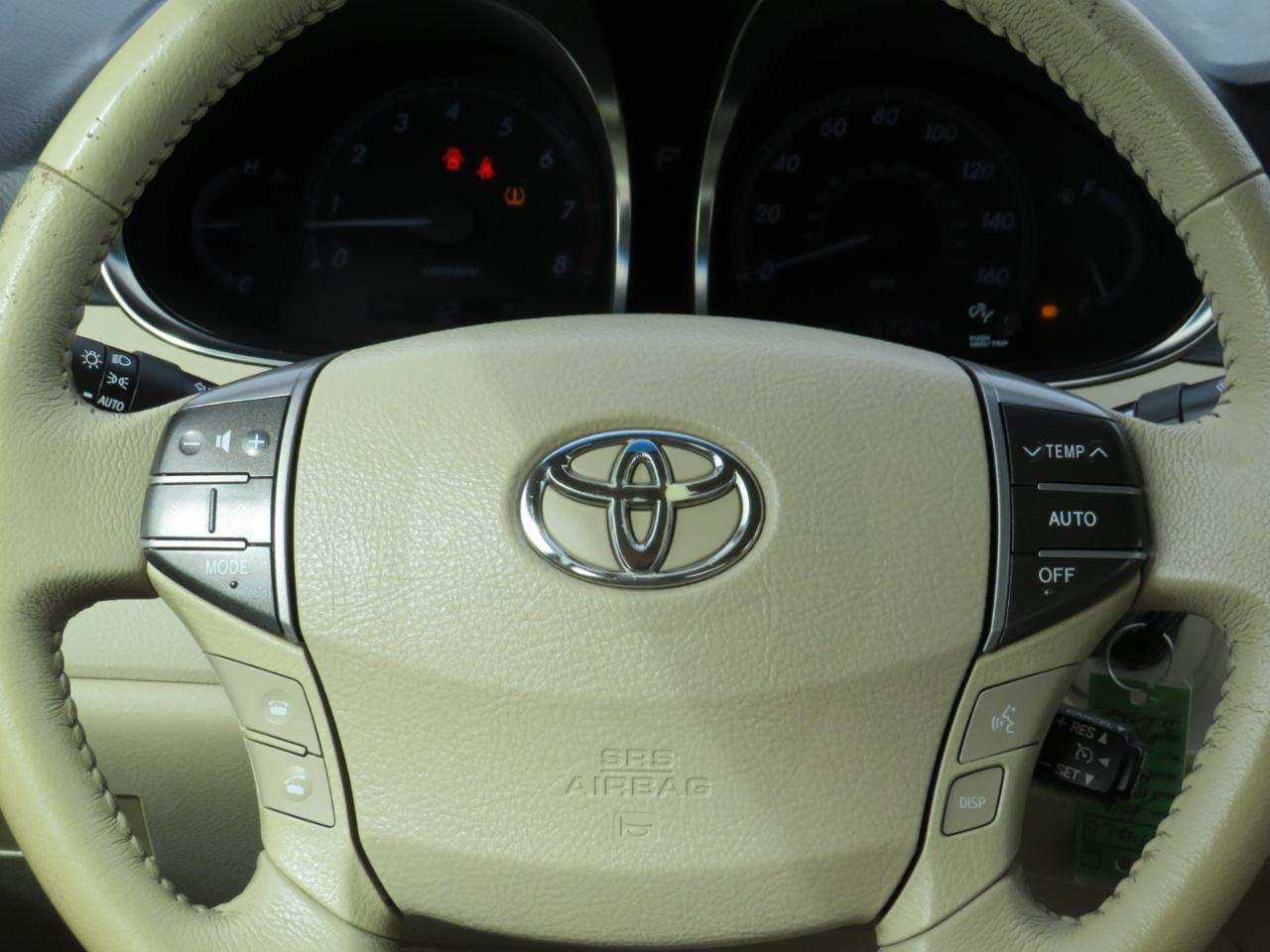 Toyota Avalon Base 2011