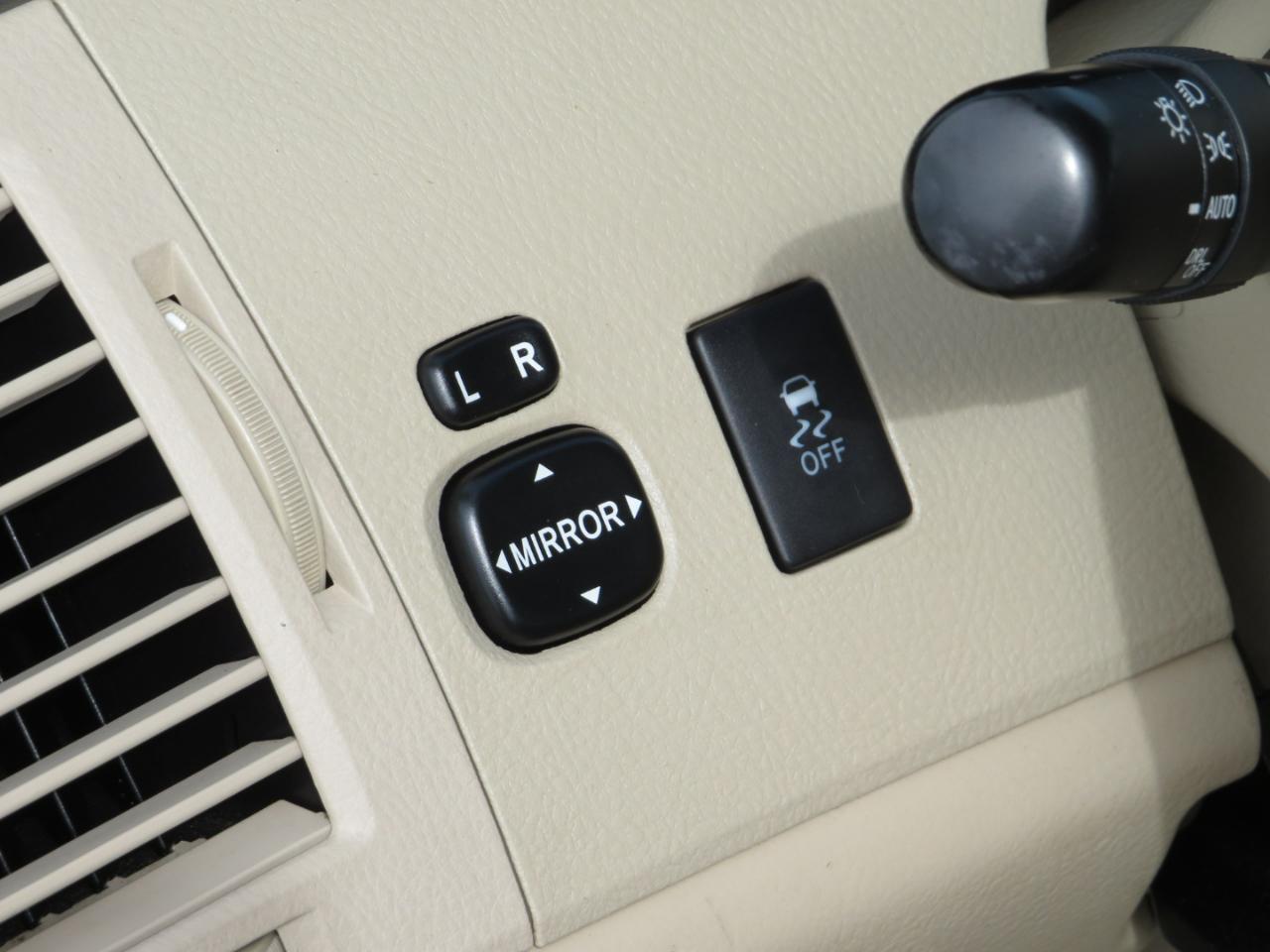 Toyota Avalon Base 2011