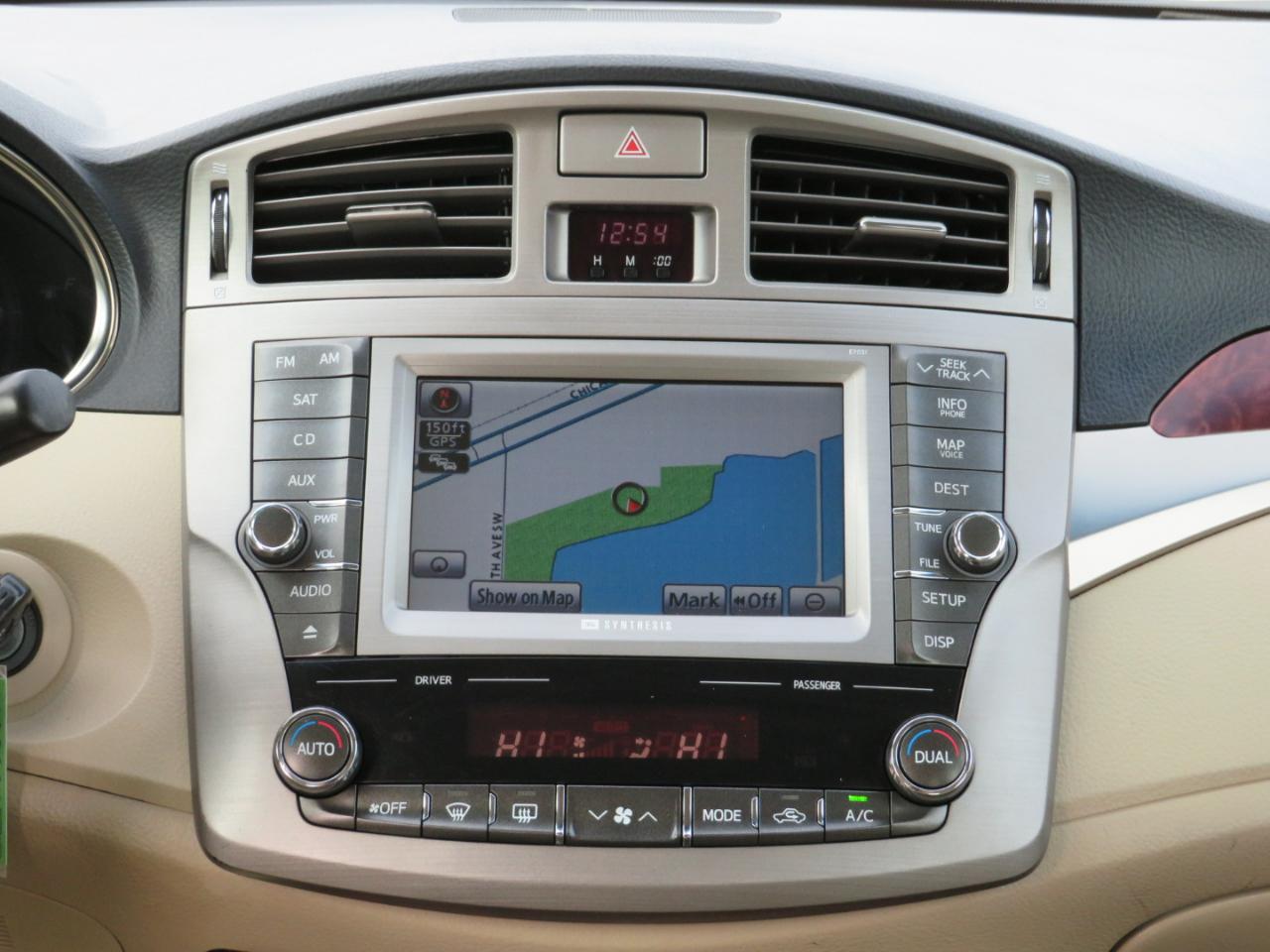 Toyota Avalon Base 2011