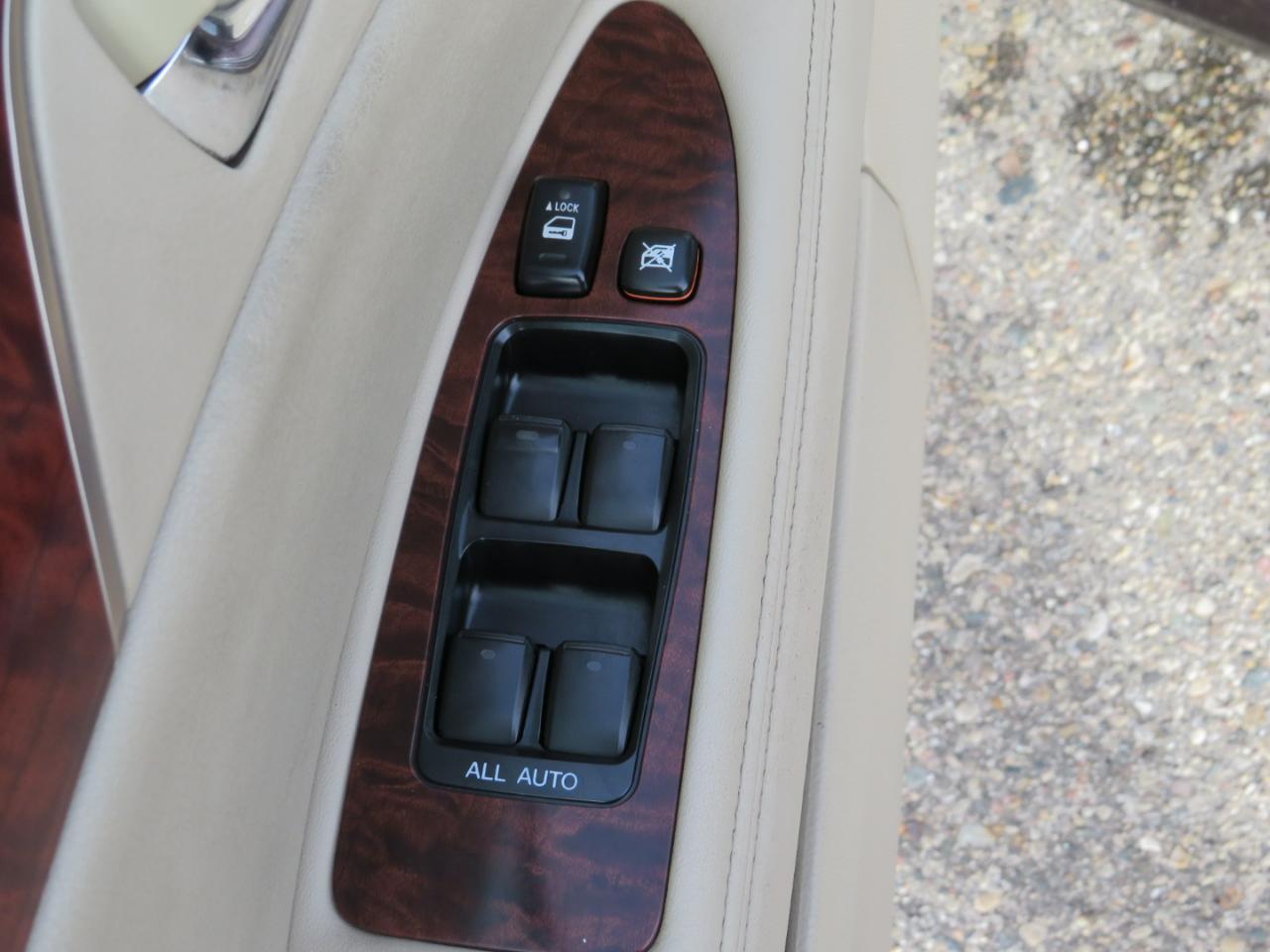 Toyota Avalon Base 2011