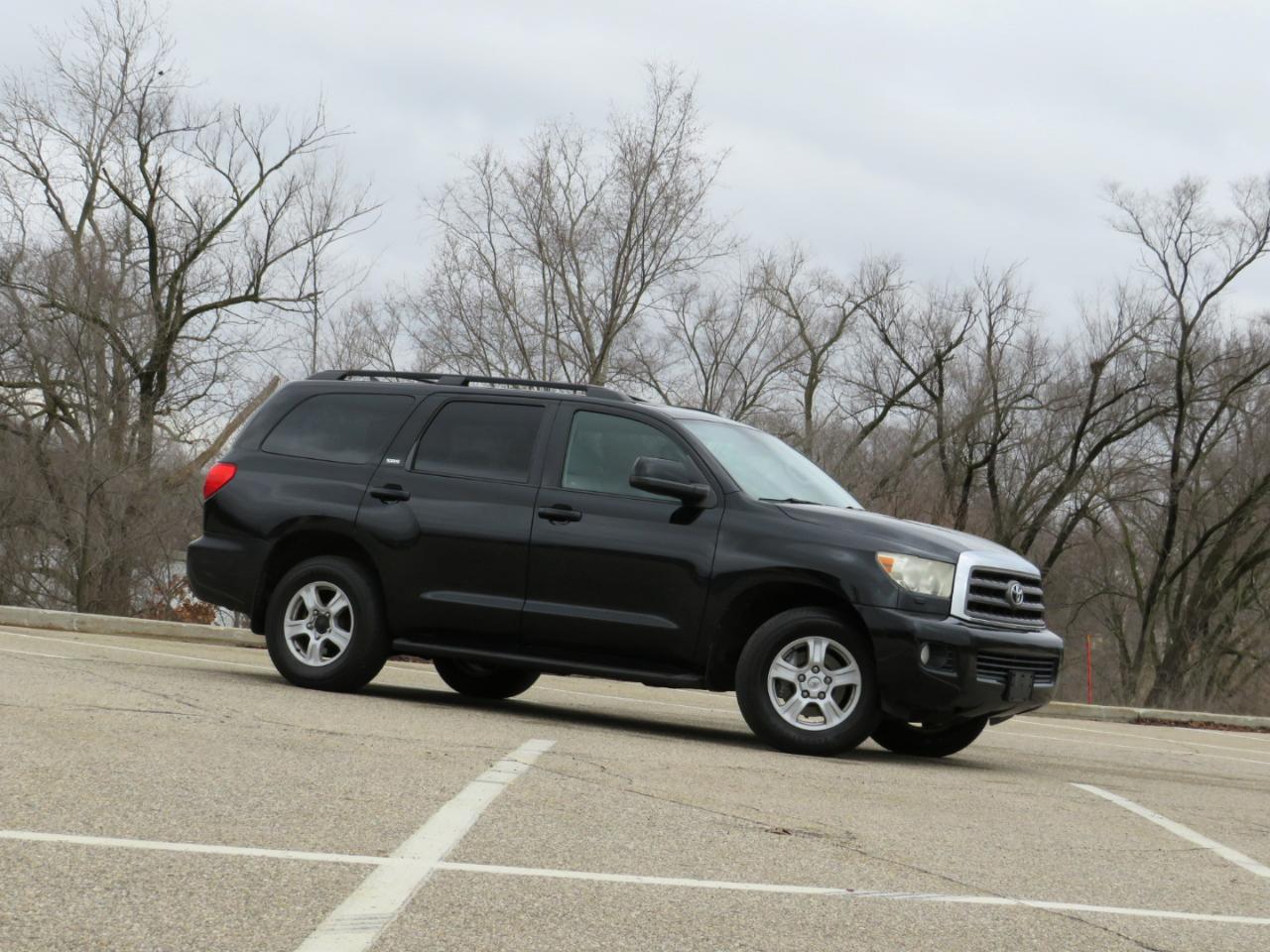 Toyota Sequoia SR5 5.7L 4WD FFV 2010