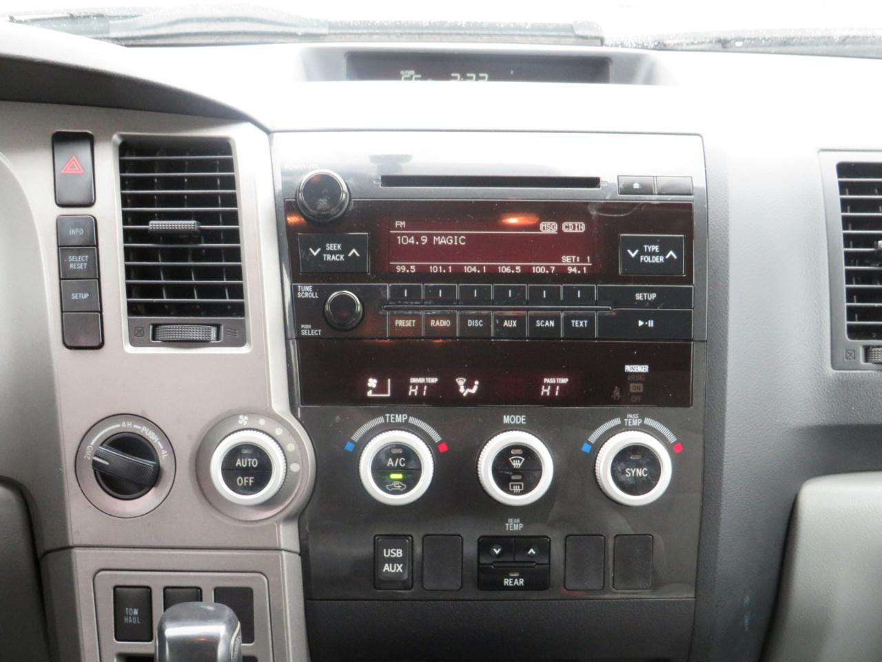 Toyota Sequoia SR5 5.7L 4WD FFV 2010