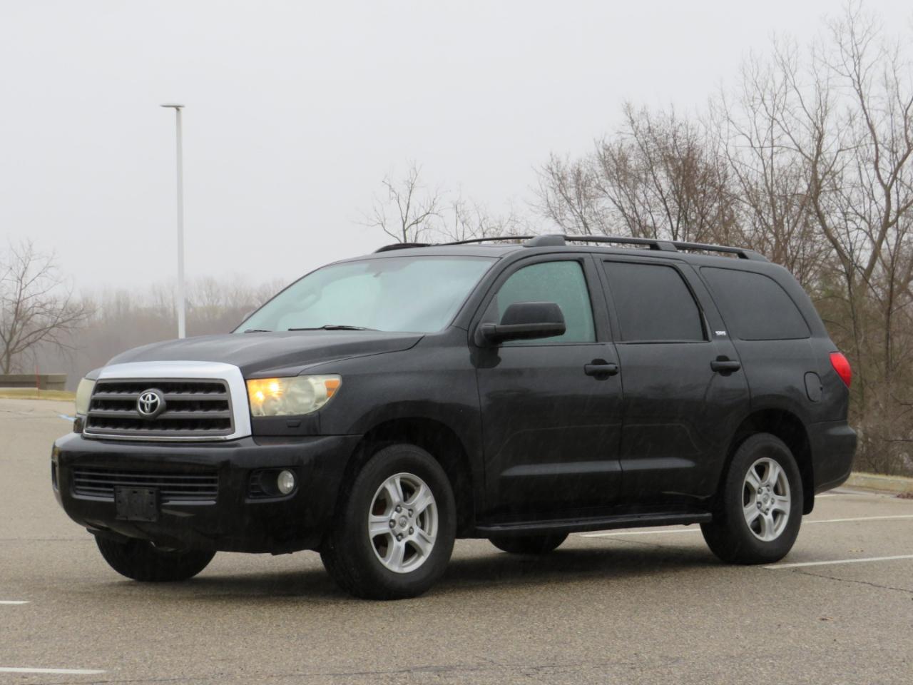Toyota Sequoia SR5 5.7L 4WD FFV 2010
