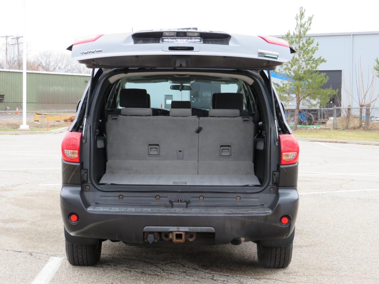 Toyota Sequoia SR5 5.7L 4WD FFV 2010