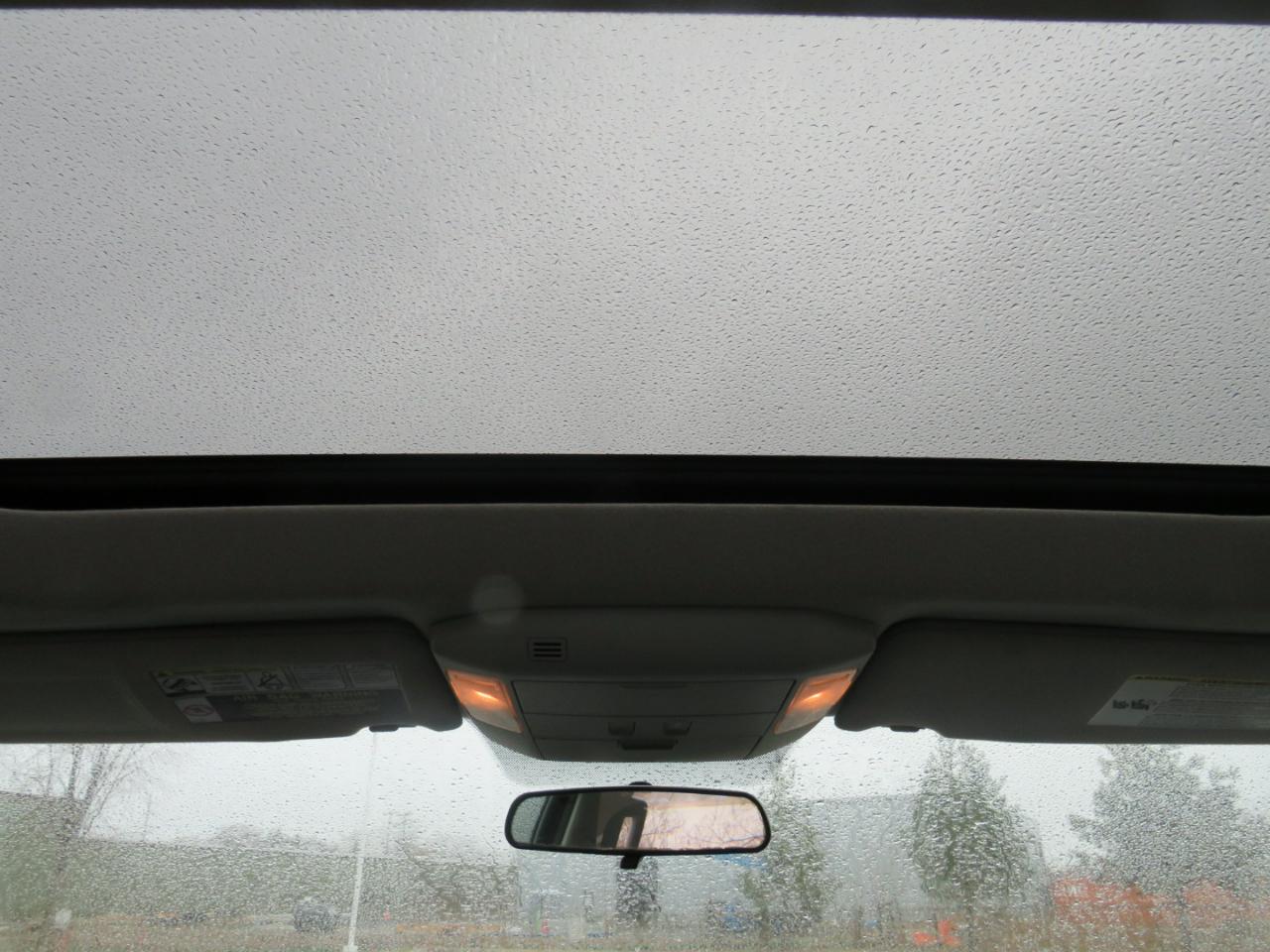 Toyota Sequoia SR5 5.7L 4WD FFV 2010