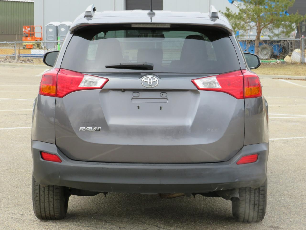 Toyota RAV4 XLE FWD 2013