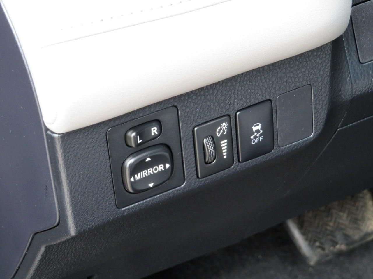 Toyota RAV4 XLE FWD 2013