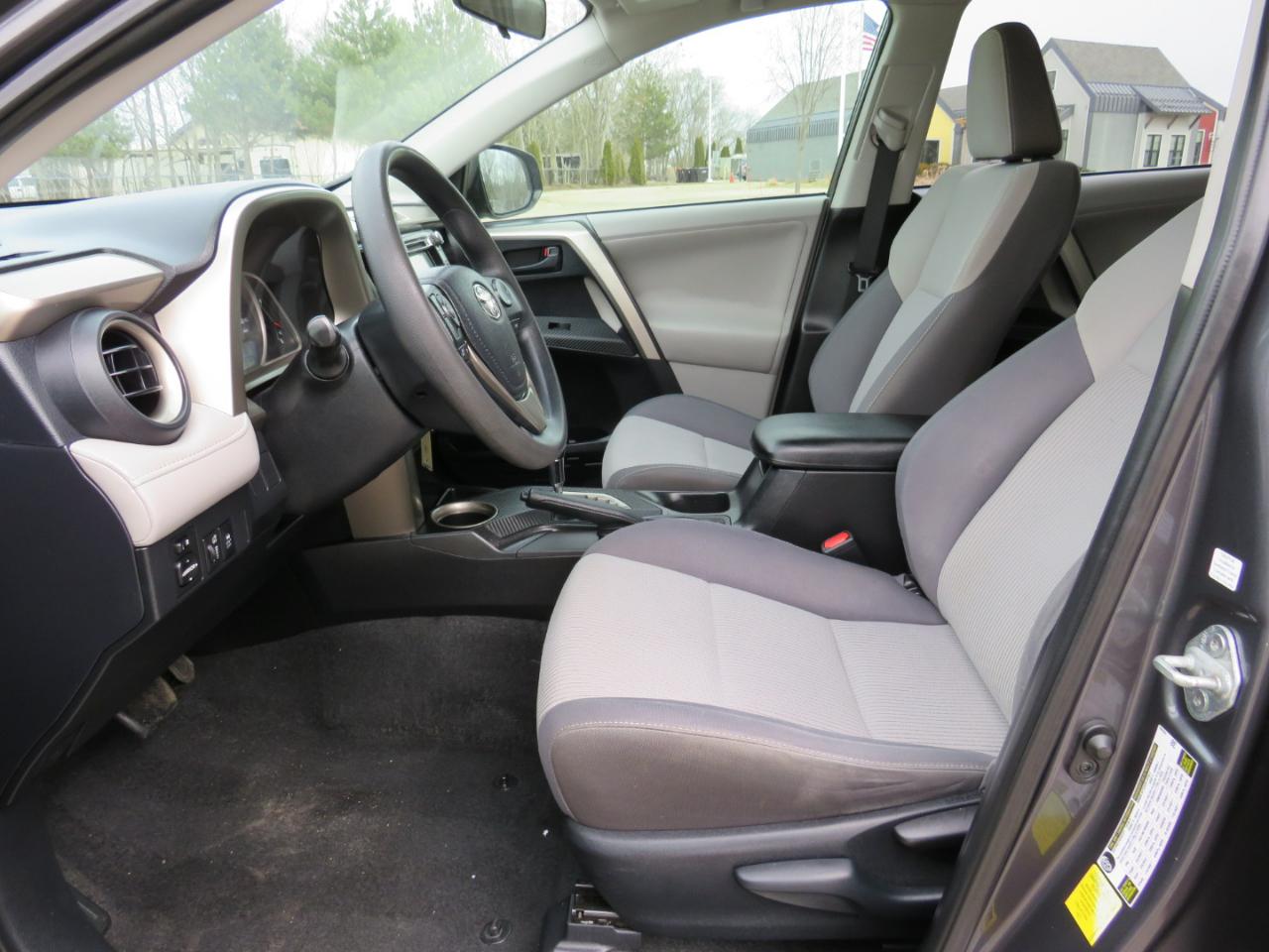 Toyota RAV4 XLE FWD 2013