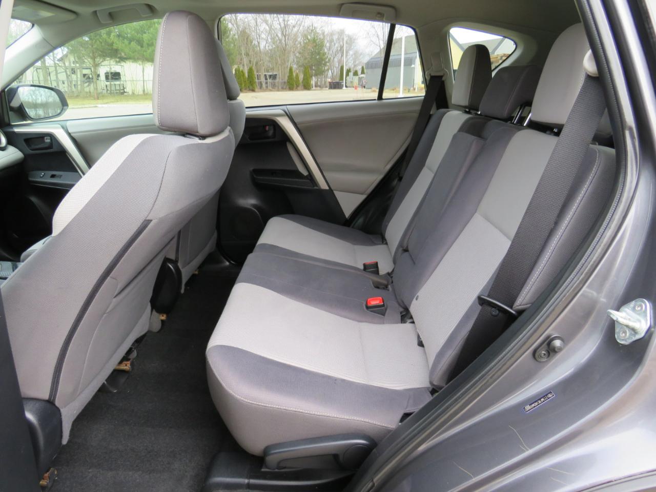 Toyota RAV4 XLE FWD 2013