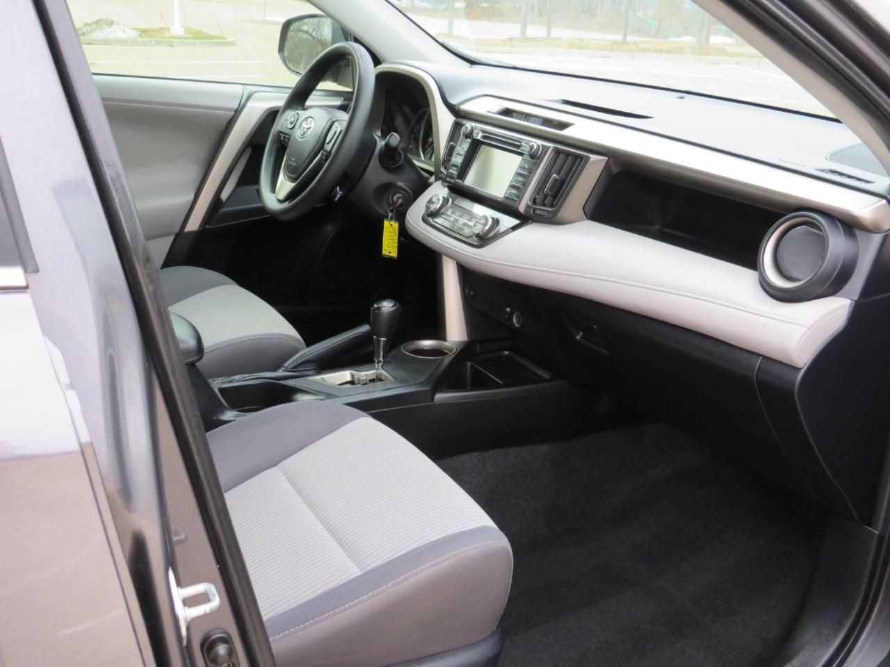 Toyota RAV4 XLE FWD 2013