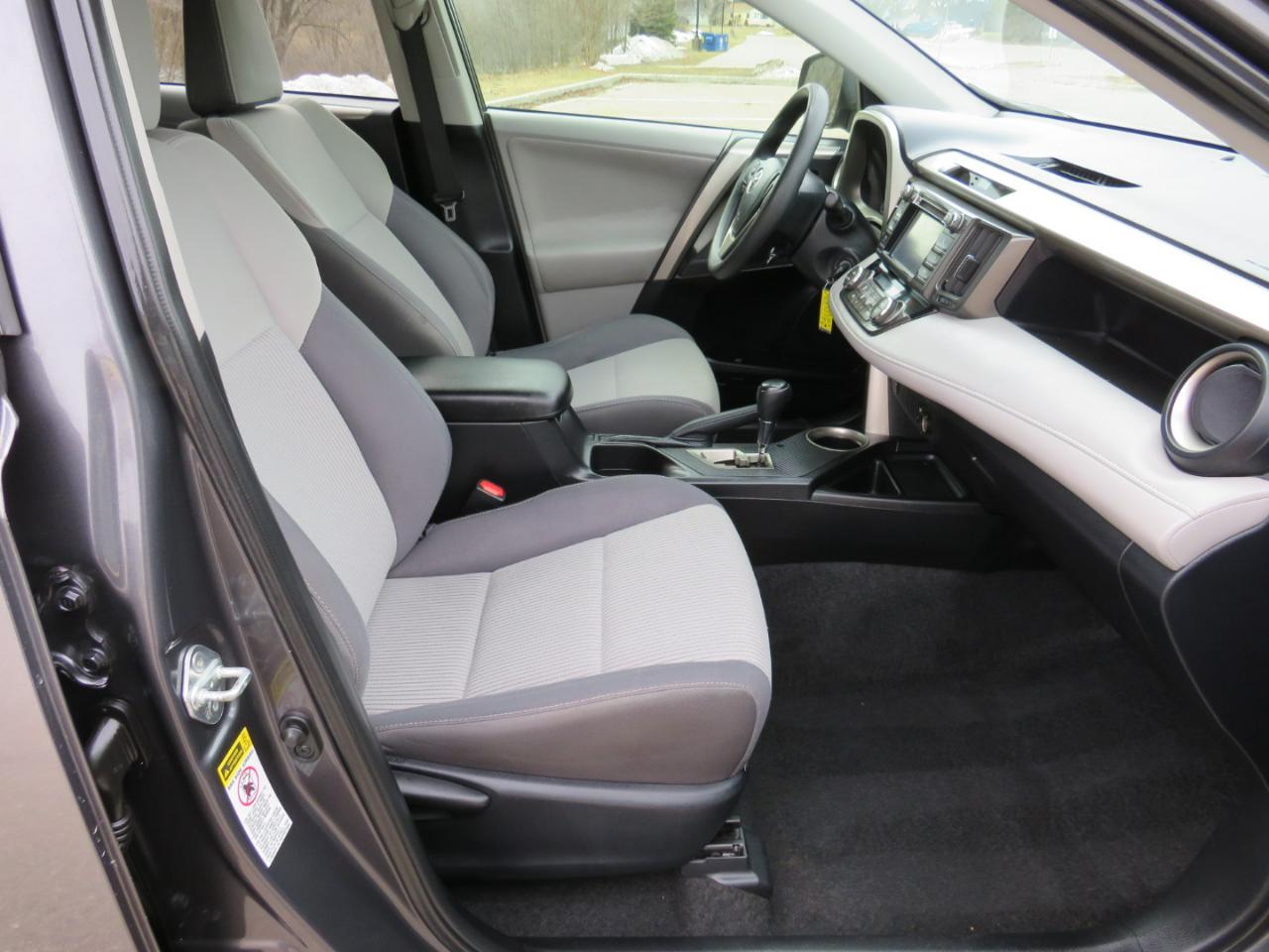 Toyota RAV4 XLE FWD 2013