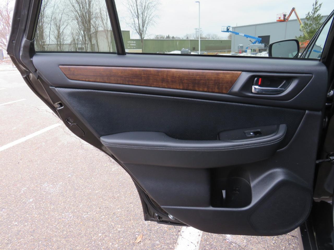 Subaru Outback 2.5i Limited 2015