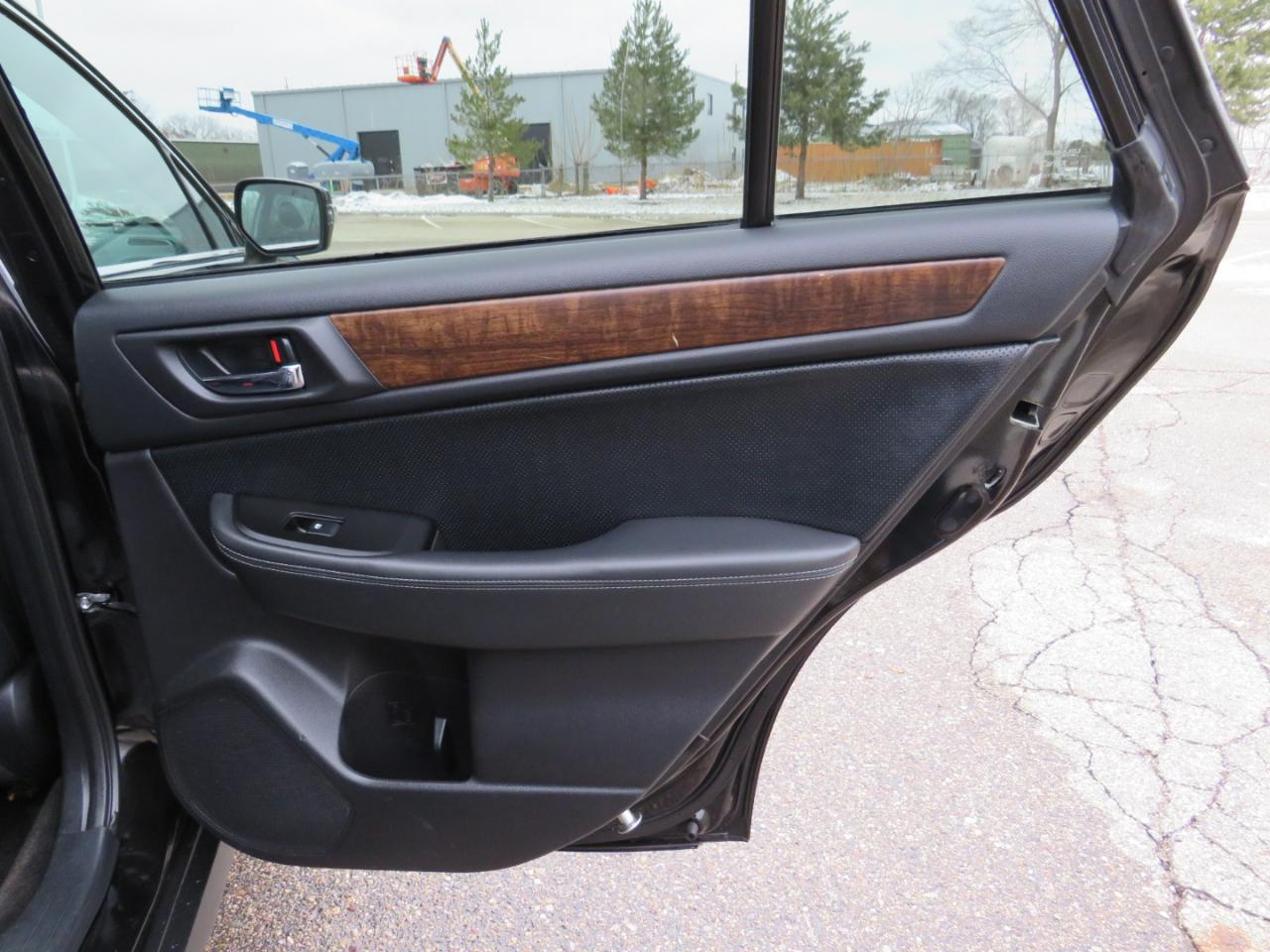 Subaru Outback 2.5i Limited 2015