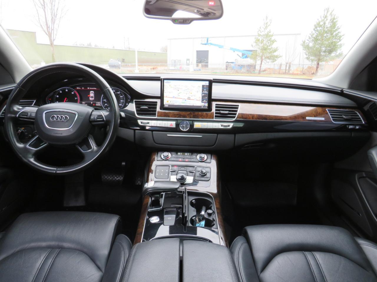 Audi A8 L 4.0T quattro 2015