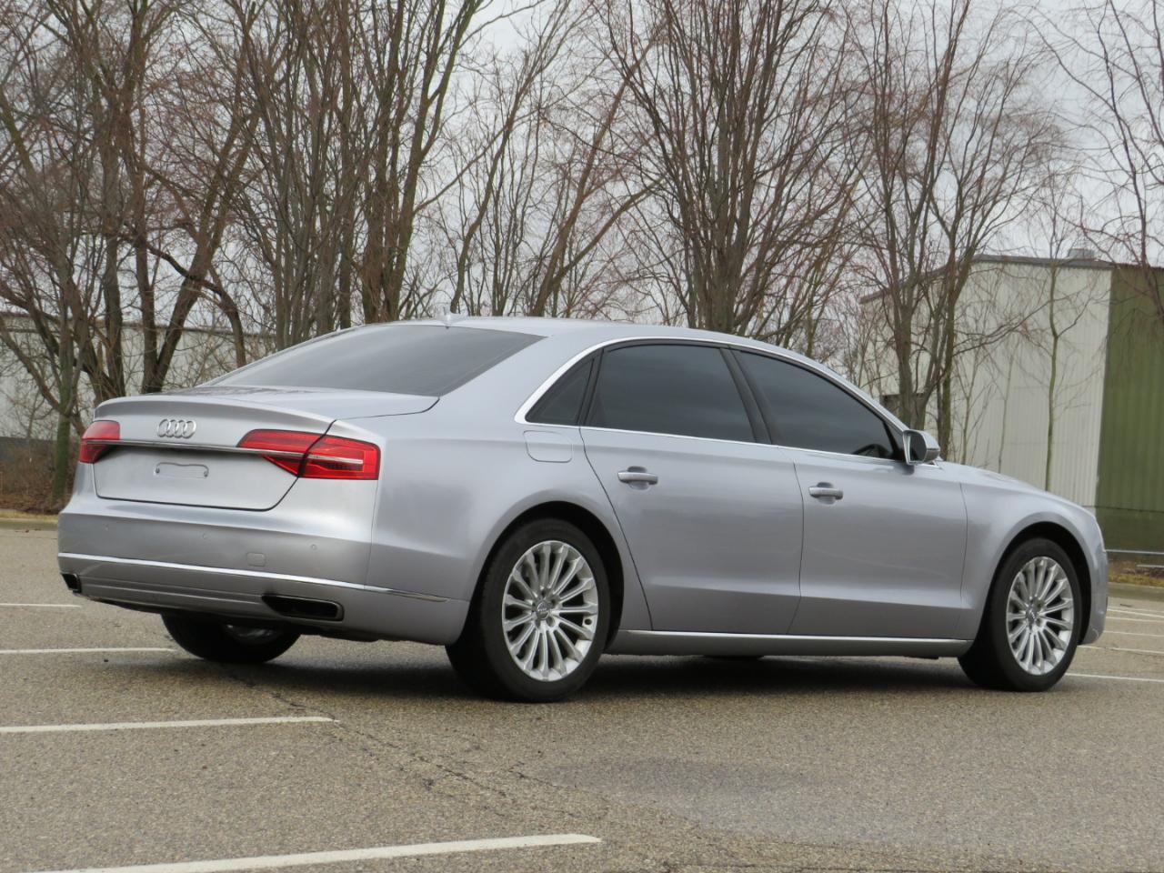 Audi A8 L 4.0T quattro 2015