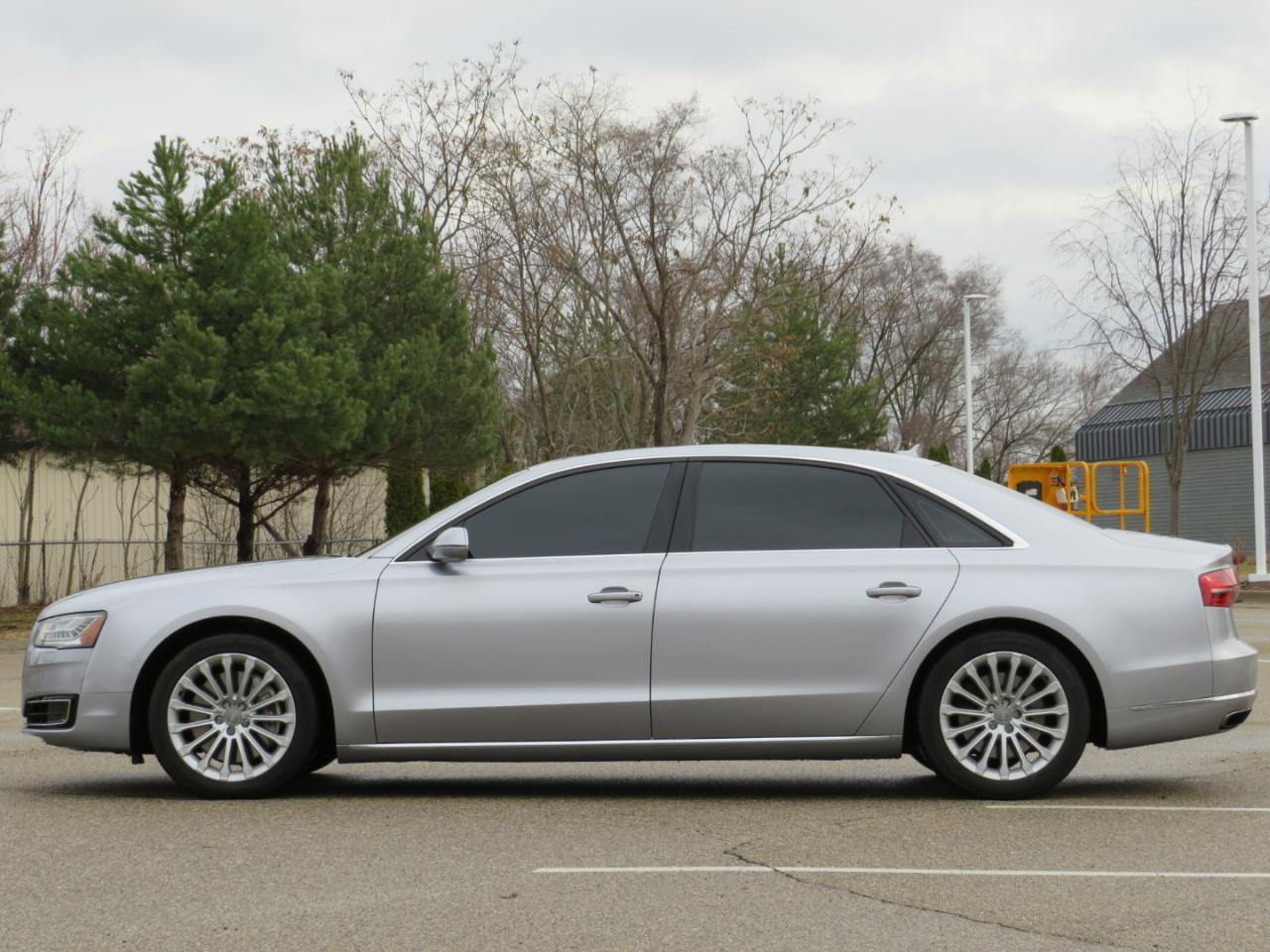 Audi A8 L 4.0T quattro 2015