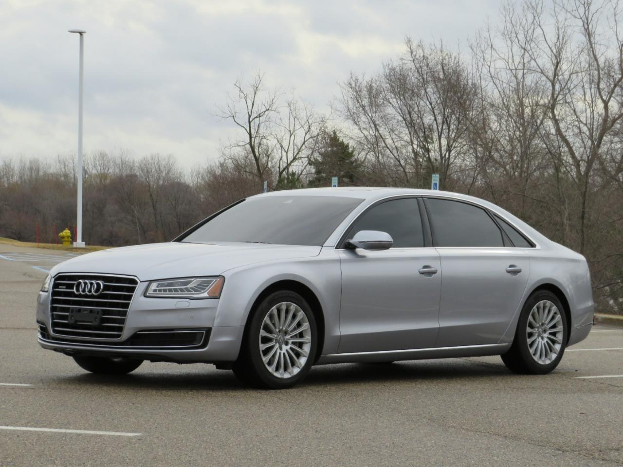 Audi A8 L 4.0T quattro 2015