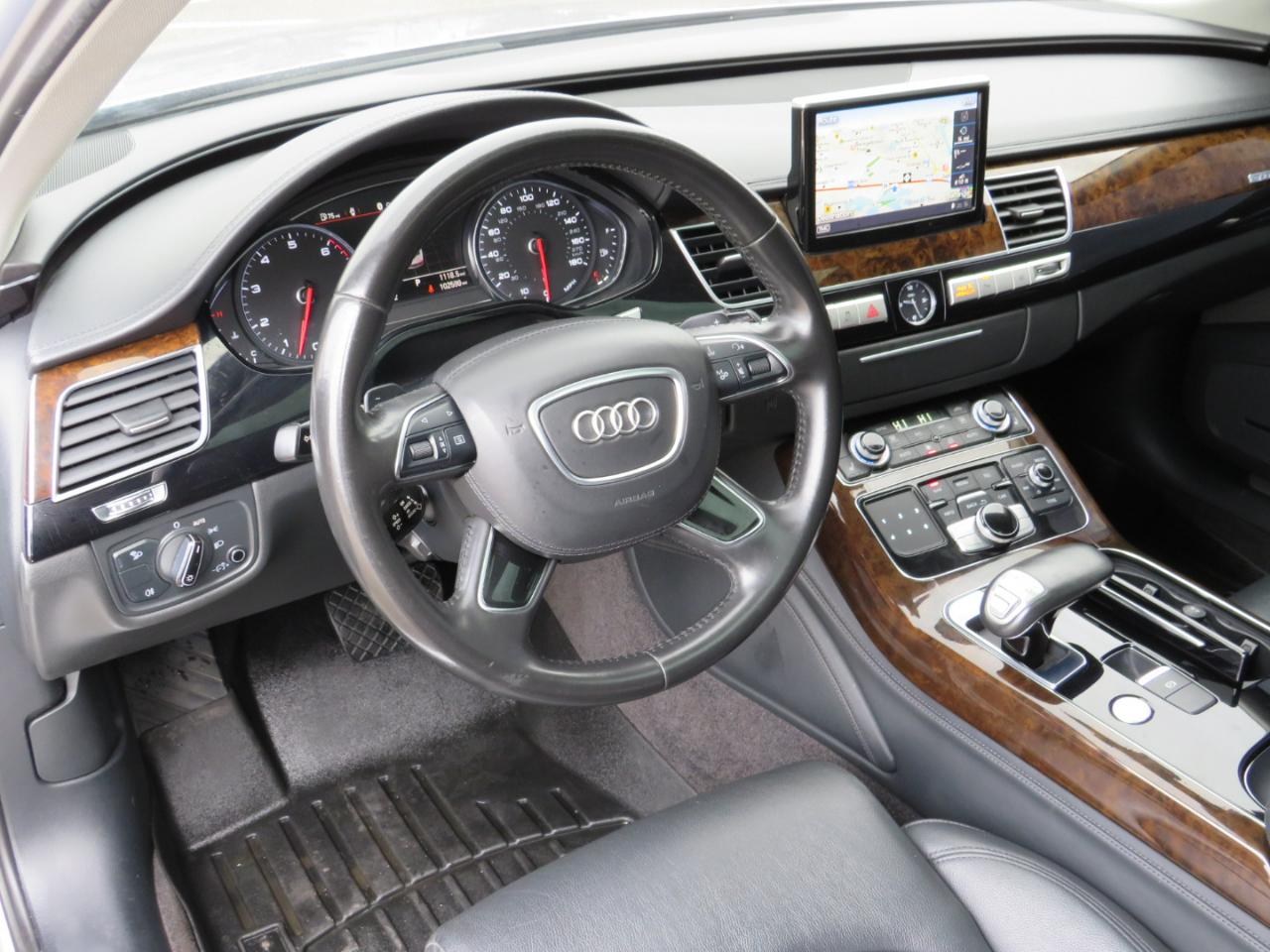 Audi A8 L 4.0T quattro 2015