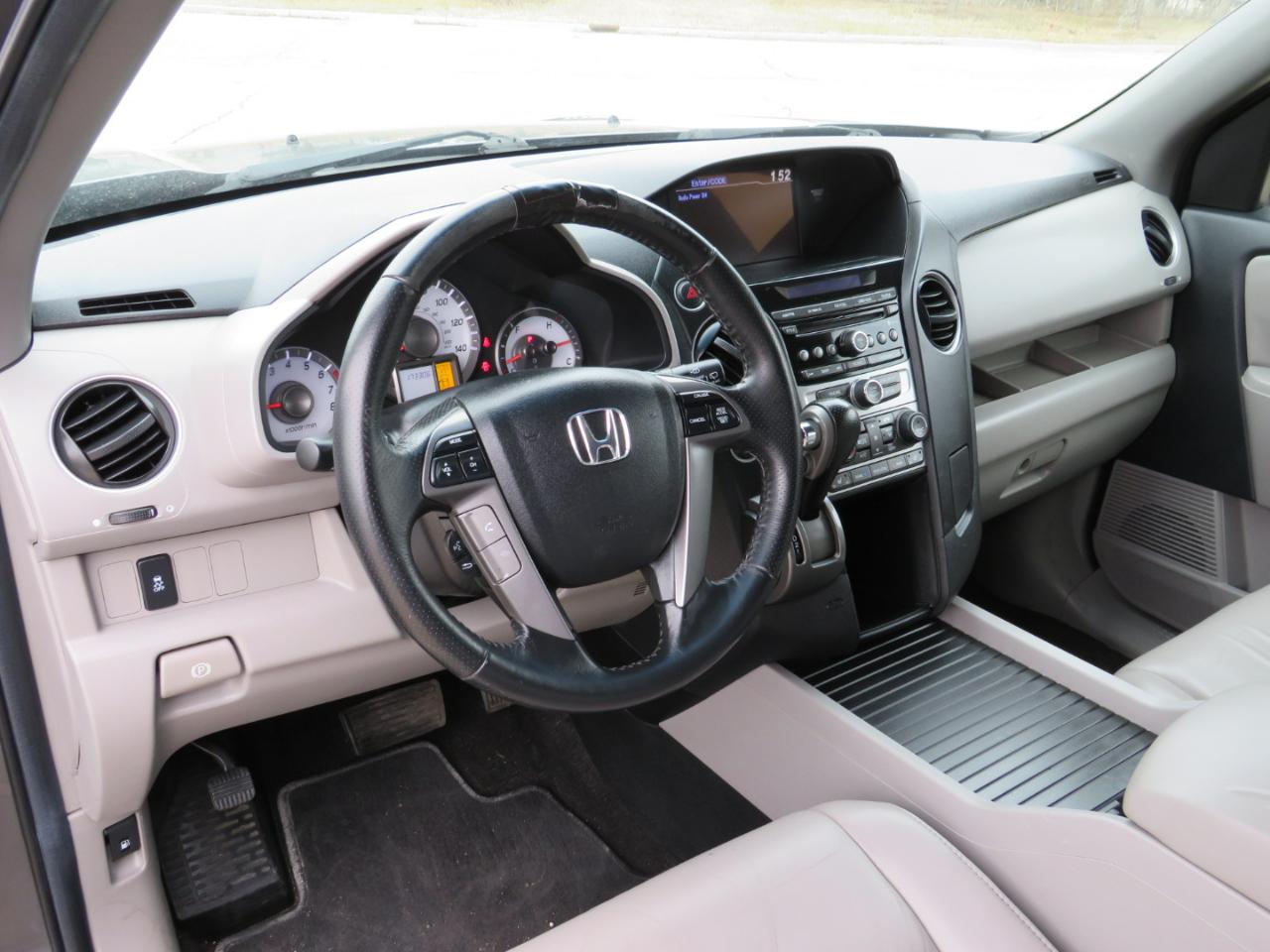 Honda Pilot EX-L 4WD 5-Spd AT 2012