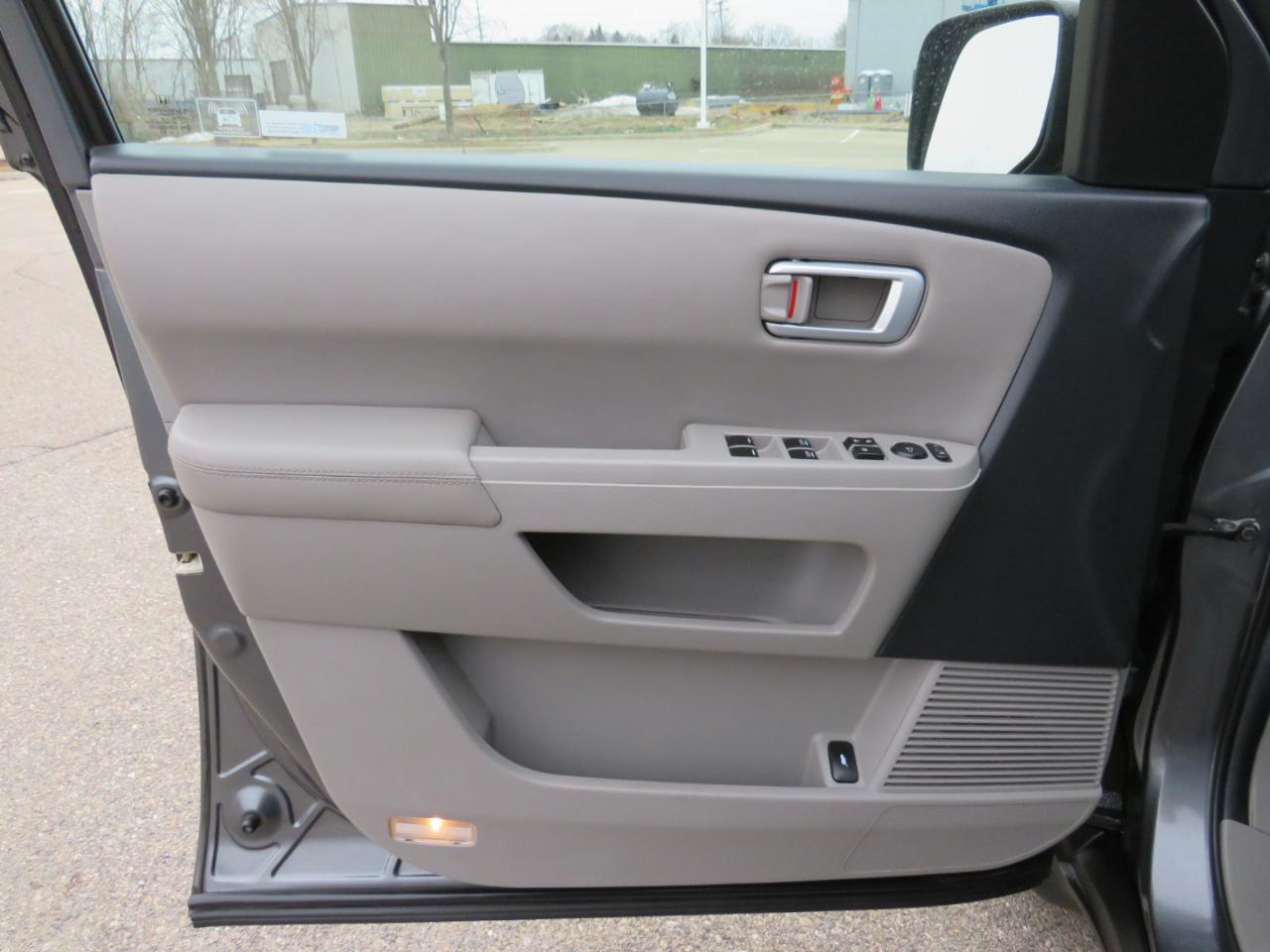 Honda Pilot EX-L 4WD 5-Spd AT 2012