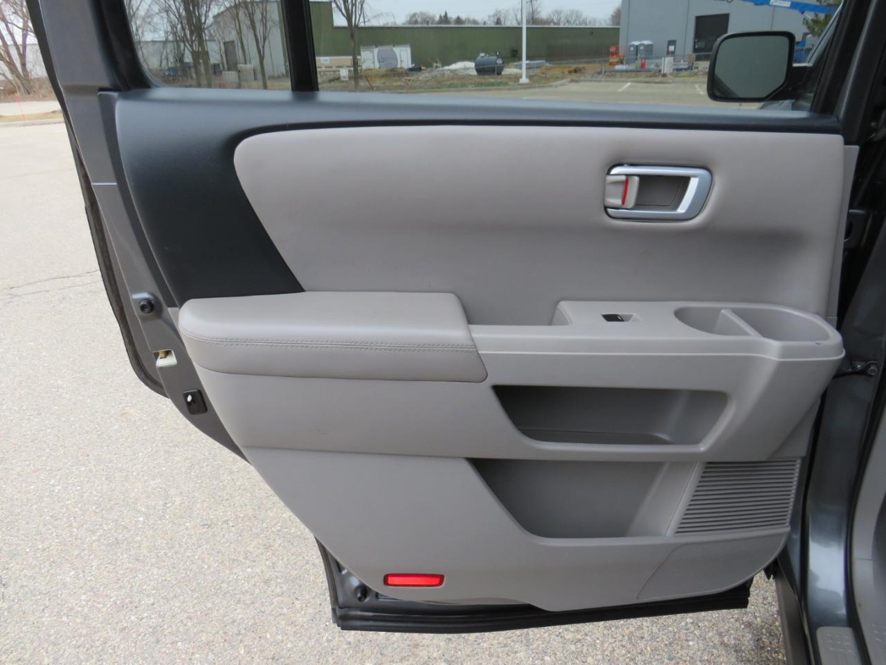 Honda Pilot EX-L 4WD 5-Spd AT 2012