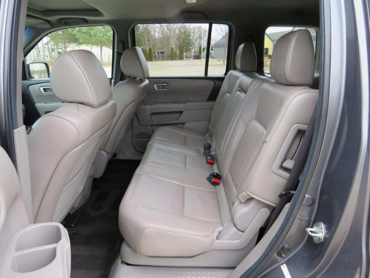 Honda Pilot EX-L 4WD 5-Spd AT 2012