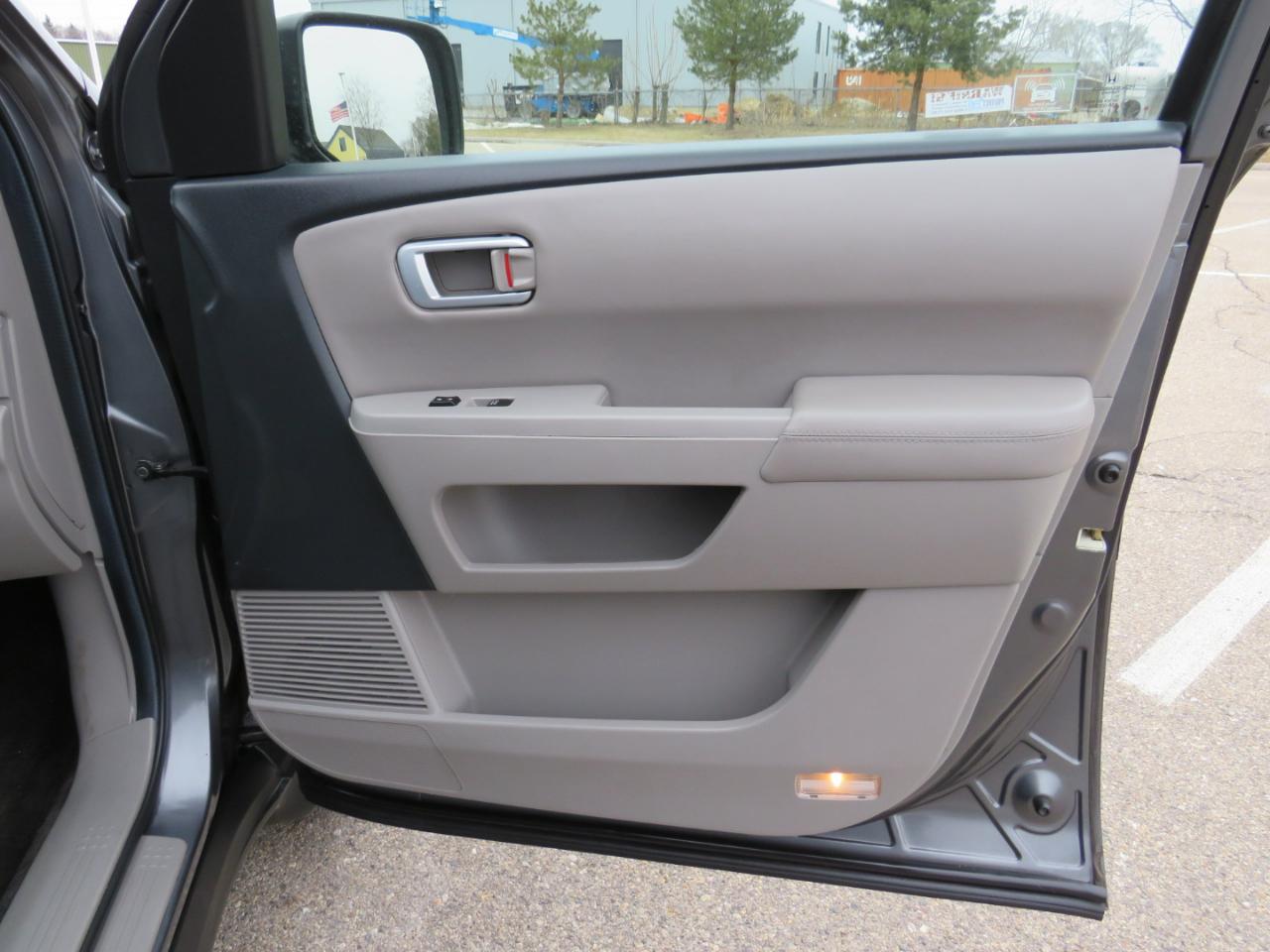 Honda Pilot EX-L 4WD 5-Spd AT 2012