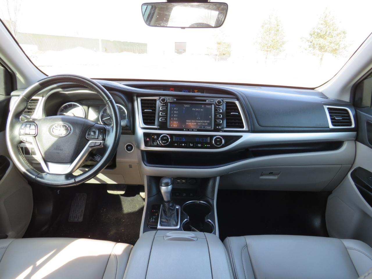 Toyota Highlander XLE AWD V6 2019