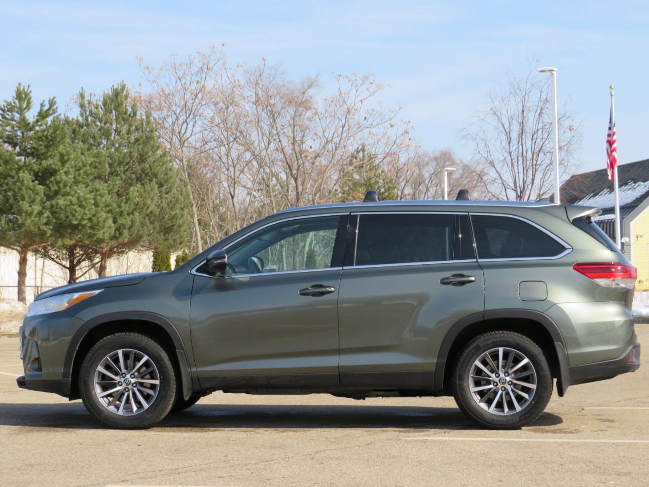 Toyota Highlander XLE AWD V6 2019