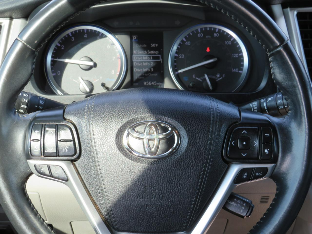 Toyota Highlander XLE AWD V6 2019