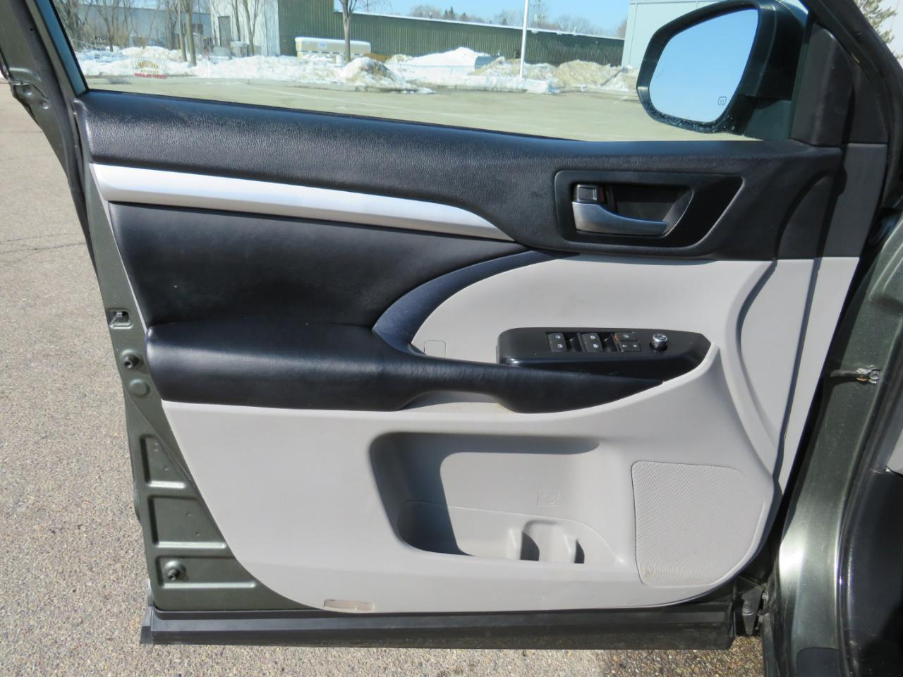 Toyota Highlander XLE AWD V6 2019