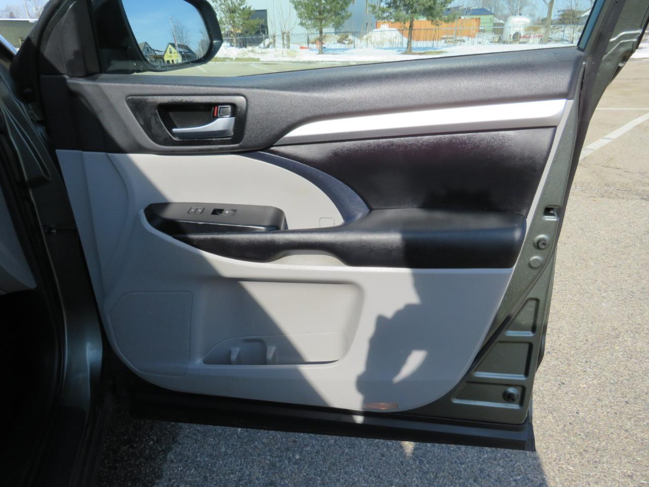 Toyota Highlander XLE AWD V6 2019