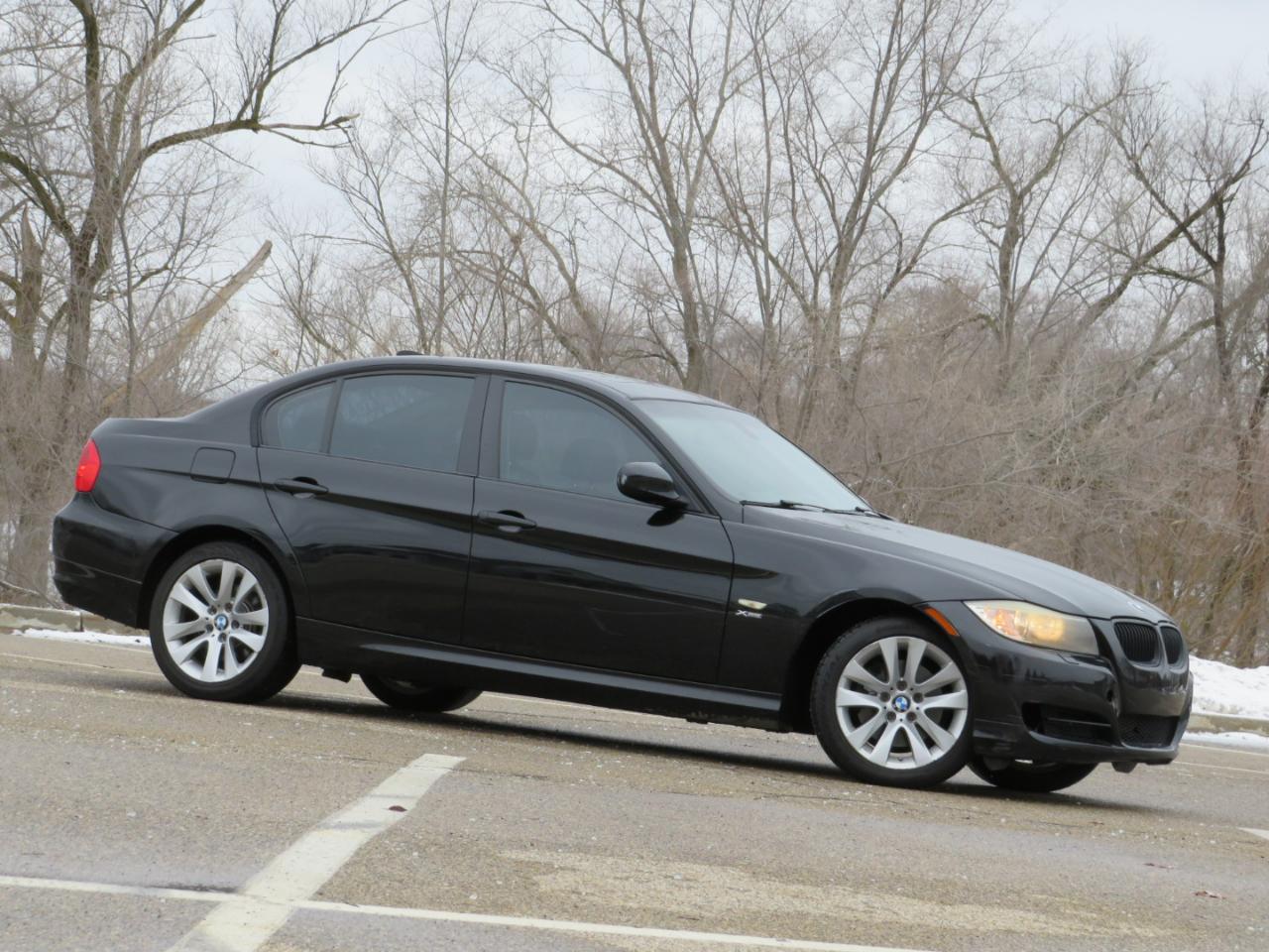BMW 3-Series 328i xDrive 2011