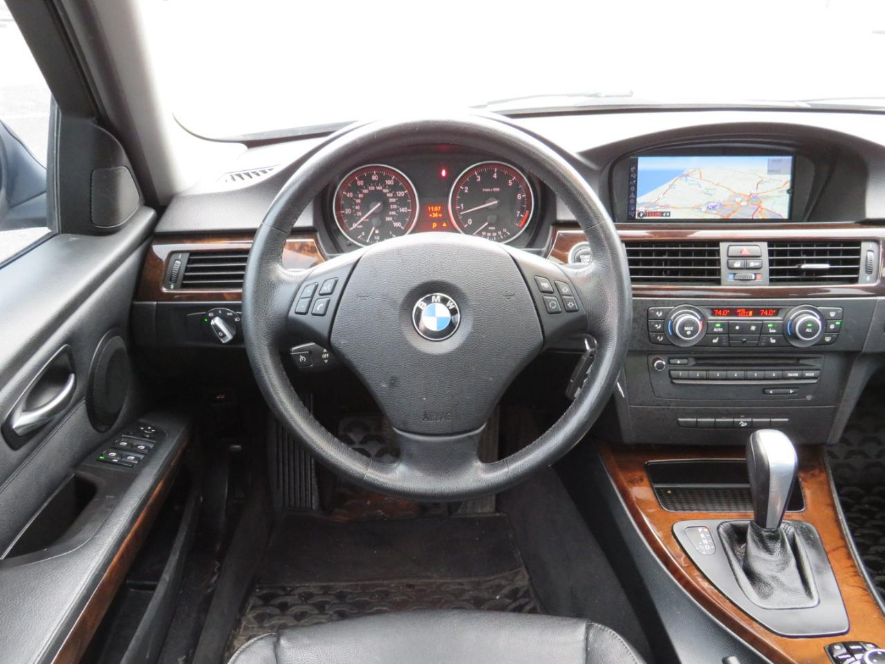 BMW 3-Series 328i xDrive 2011