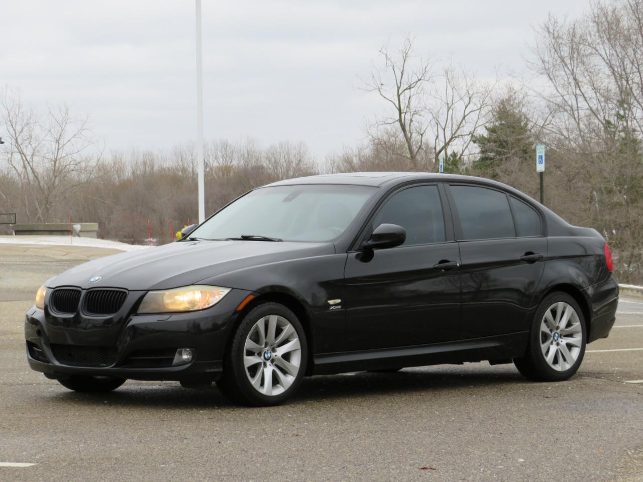 BMW 3-Series 328i xDrive 2011