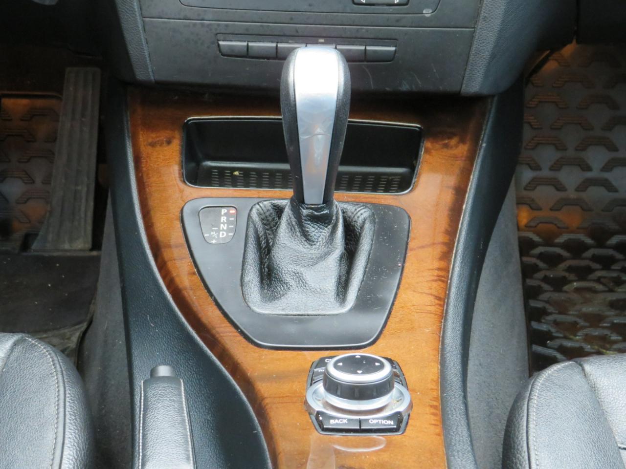 BMW 3-Series 328i xDrive 2011