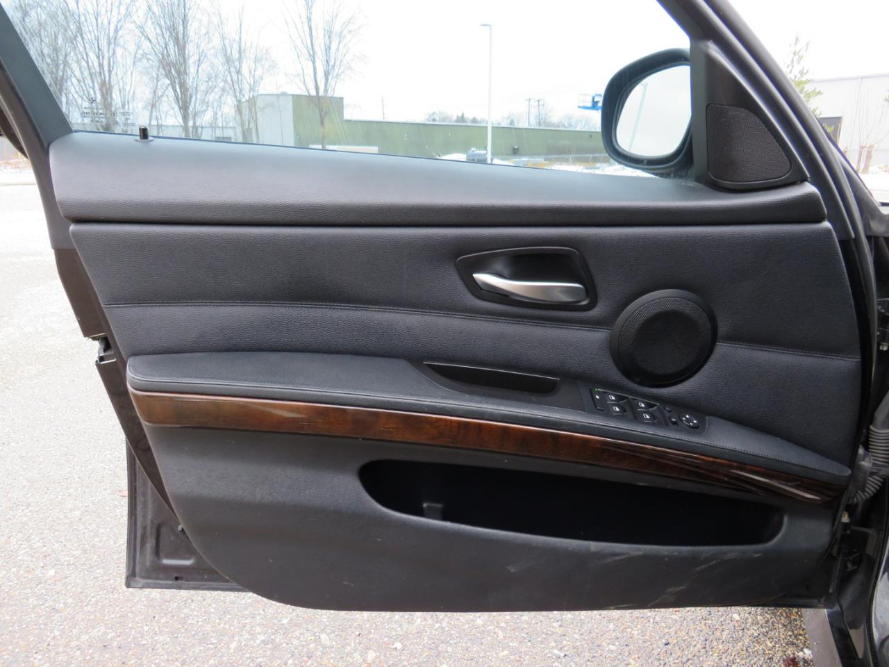 BMW 3-Series 328i xDrive 2011